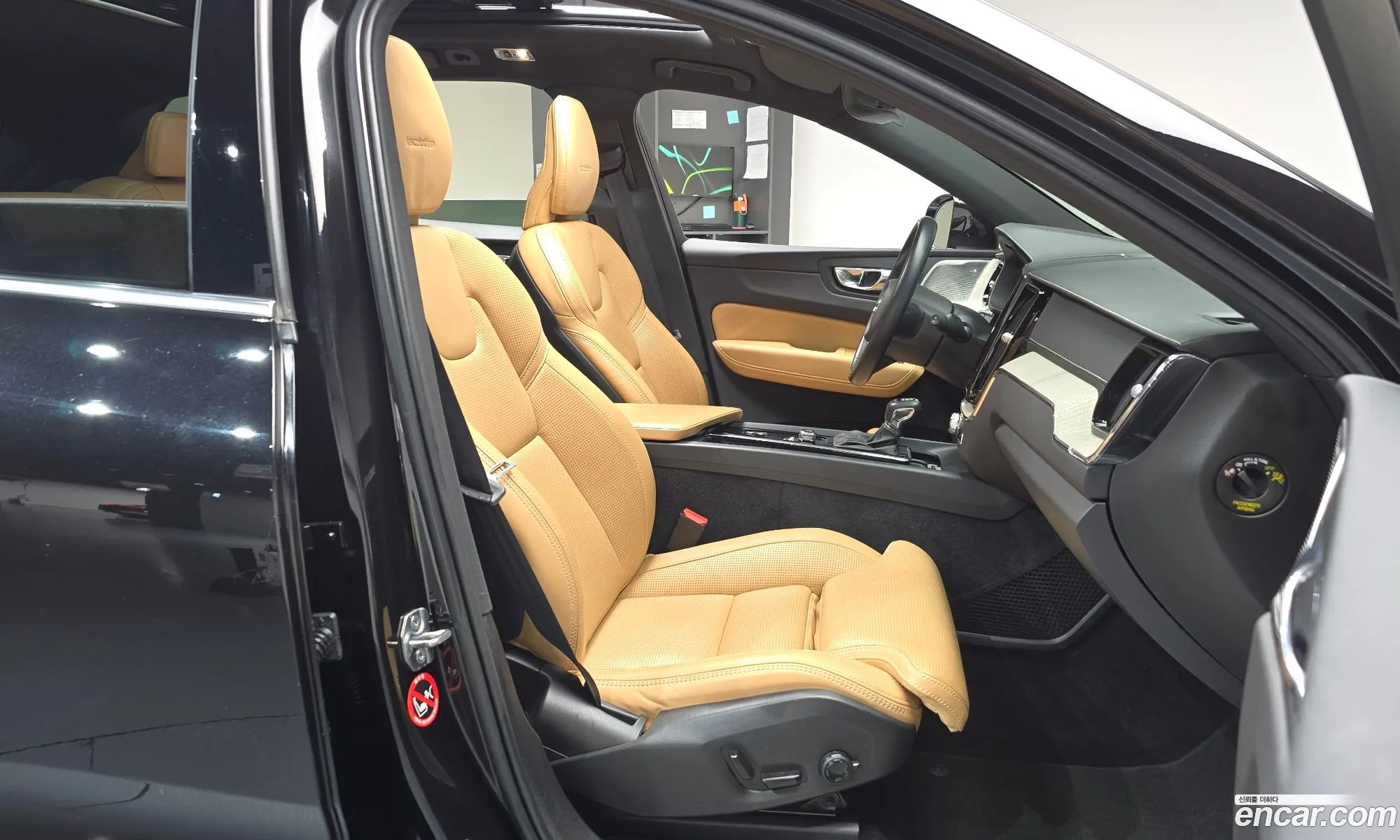 Volvo XC60 2020 — 4