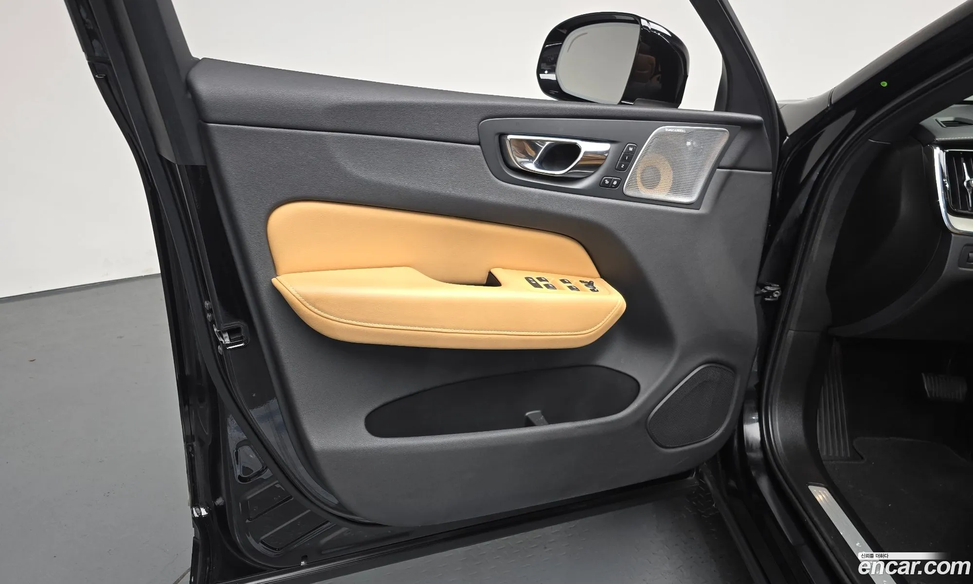 Volvo XC60 2020 — 30
