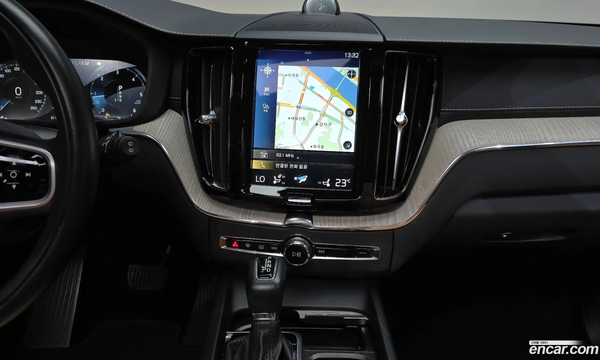 Volvo XC60 2020 — 12