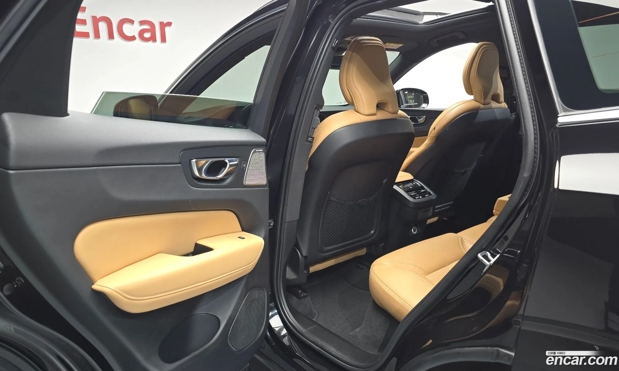 Volvo XC60 2020 — 10