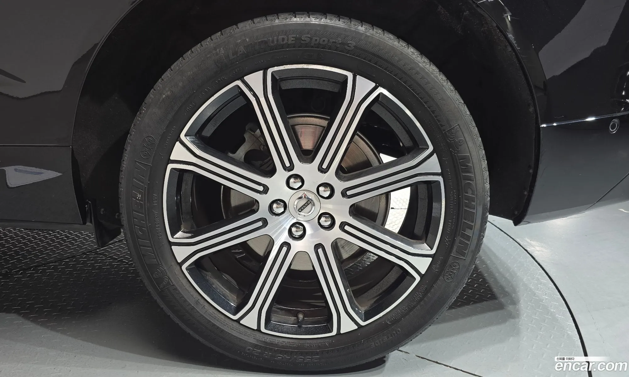 Volvo XC60 2020 — 3