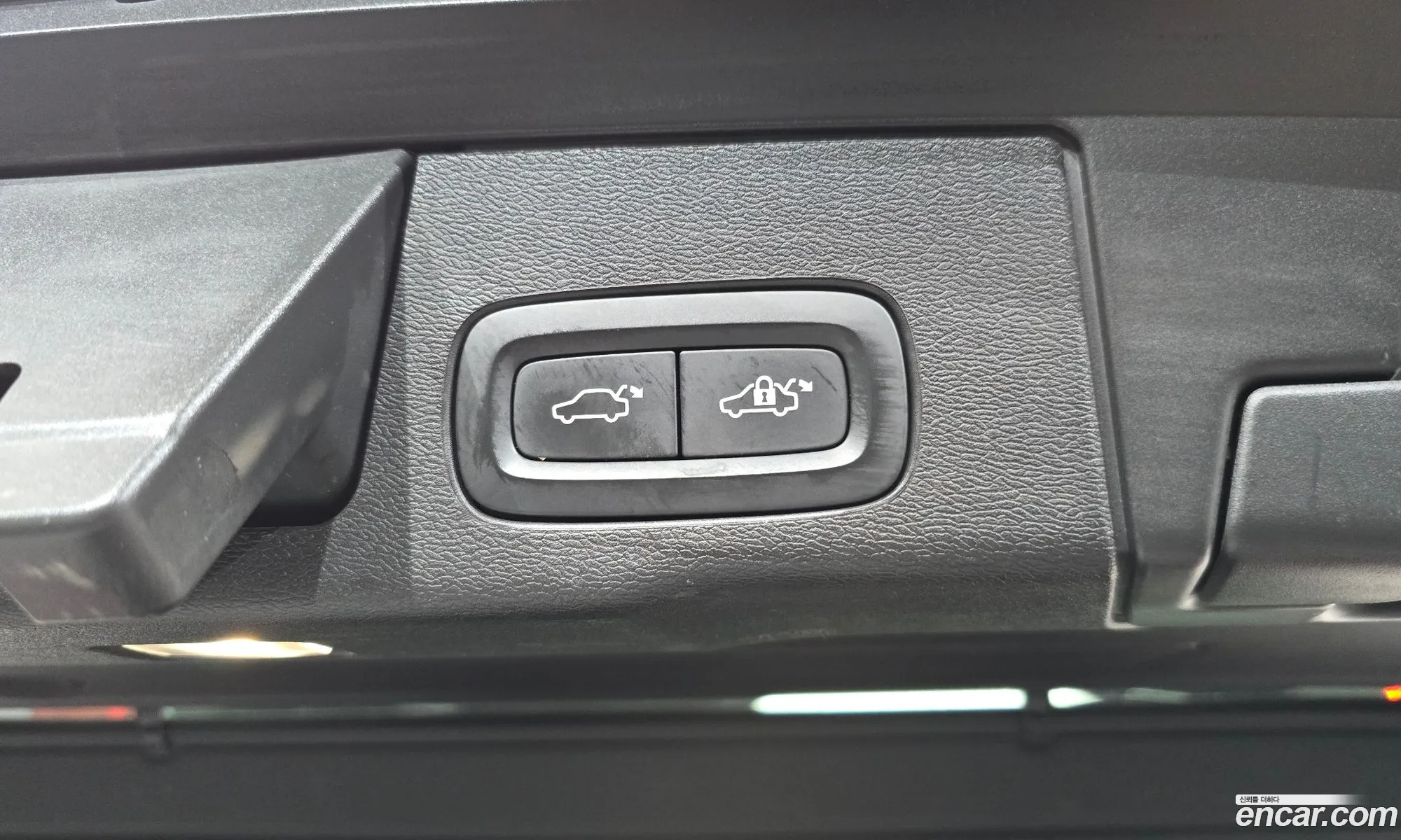 Volvo XC60 2020 — 28