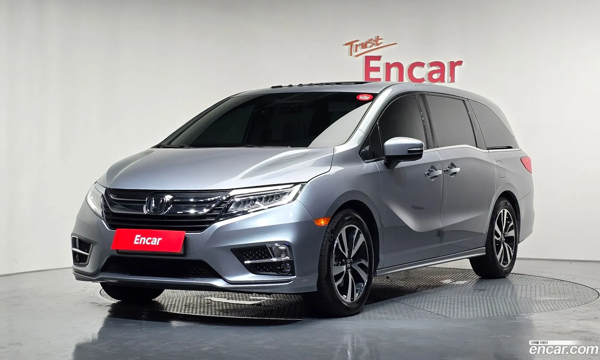 Honda Odyssey 2018 5KBRL6880JB600441 — 32