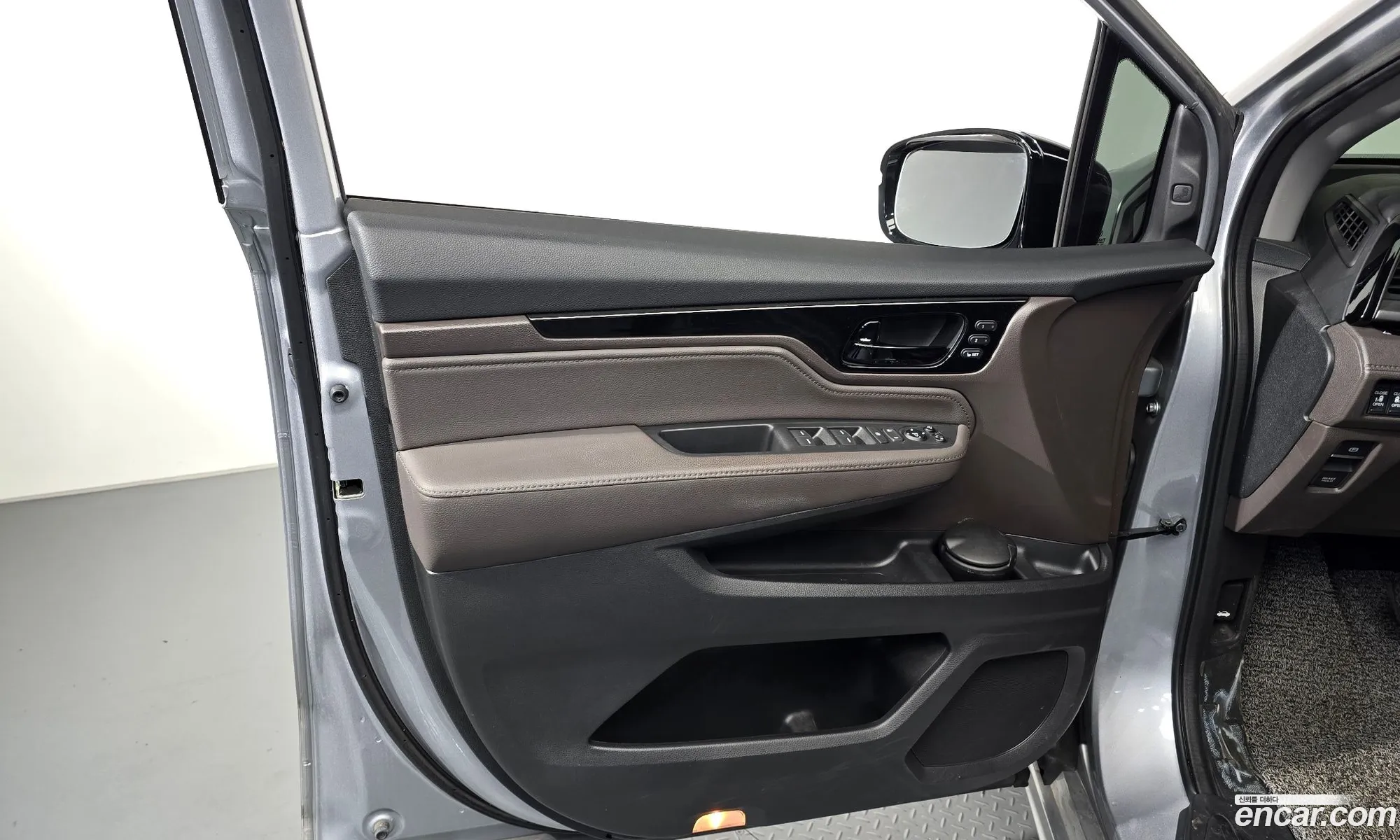 Honda Odyssey 2018 5KBRL6880JB600441 — 33