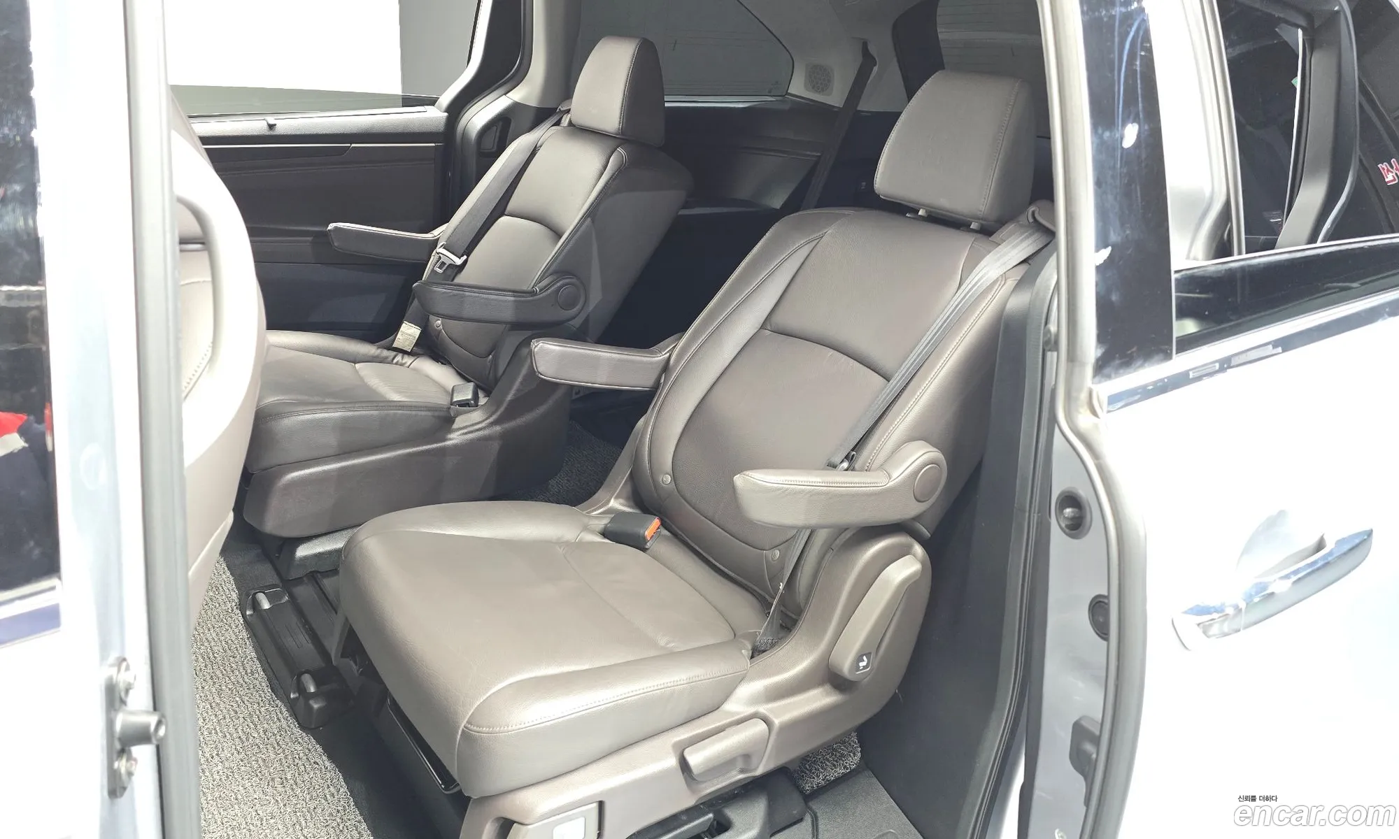 Honda Odyssey 2018 5KBRL6880JB600441 — 12