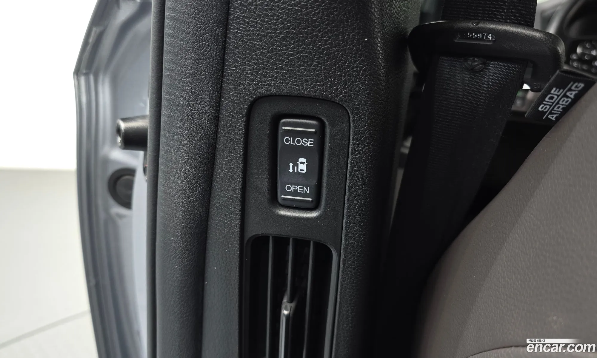 Honda Odyssey 2018 5KBRL6880JB600441 — 24