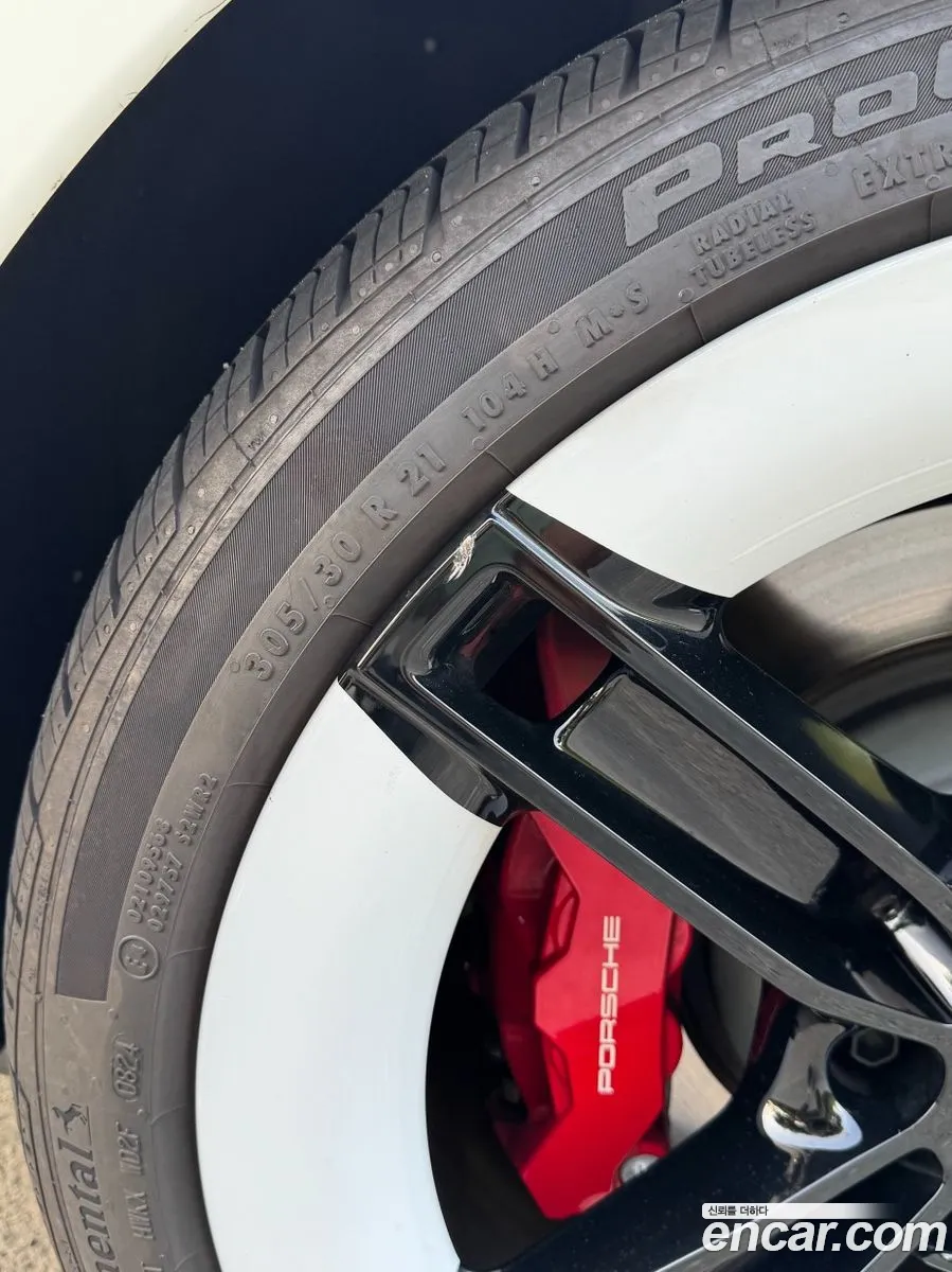 Porsche Taycan 2024 — 4