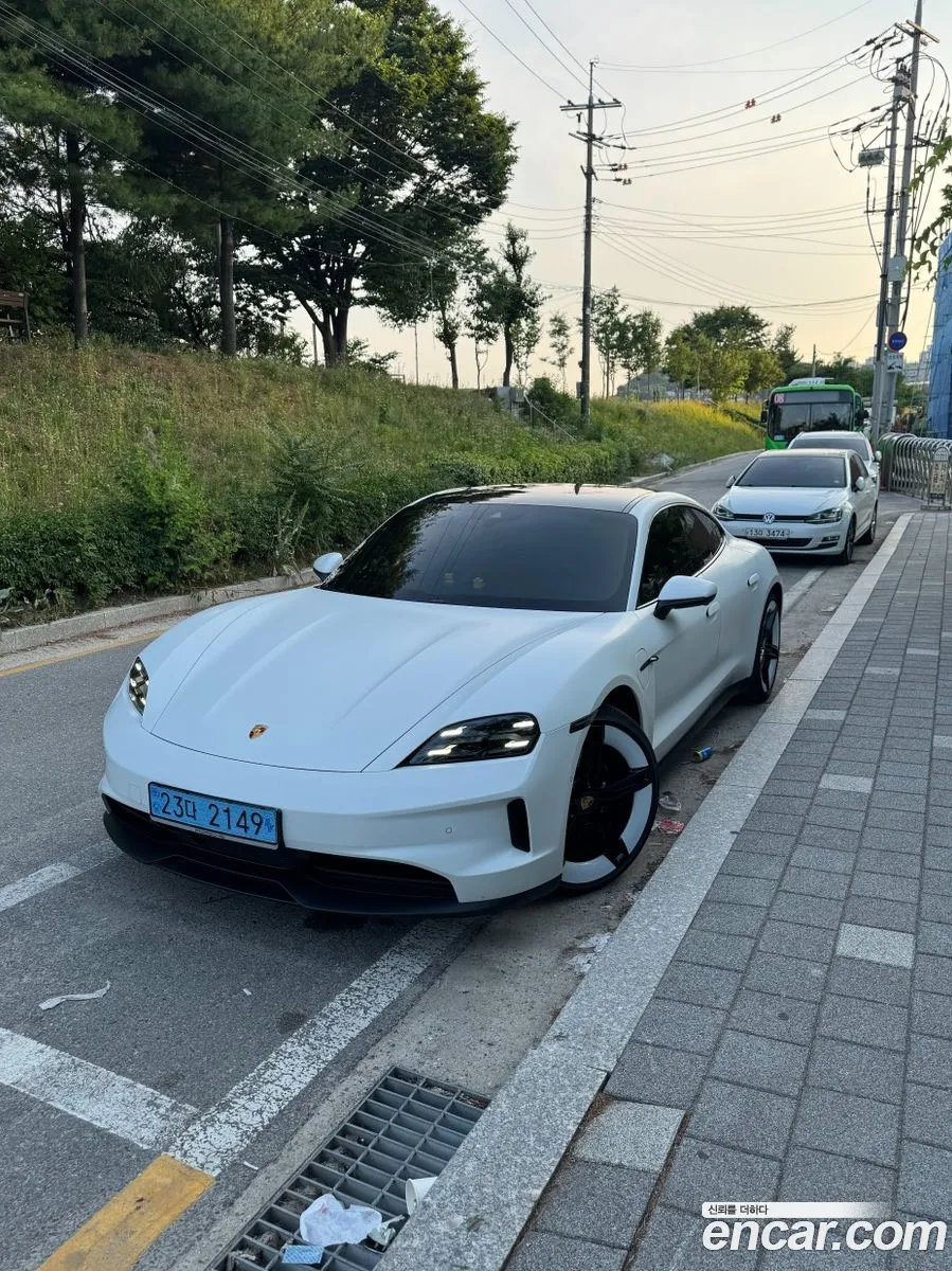 Porsche Taycan 2024 — 5