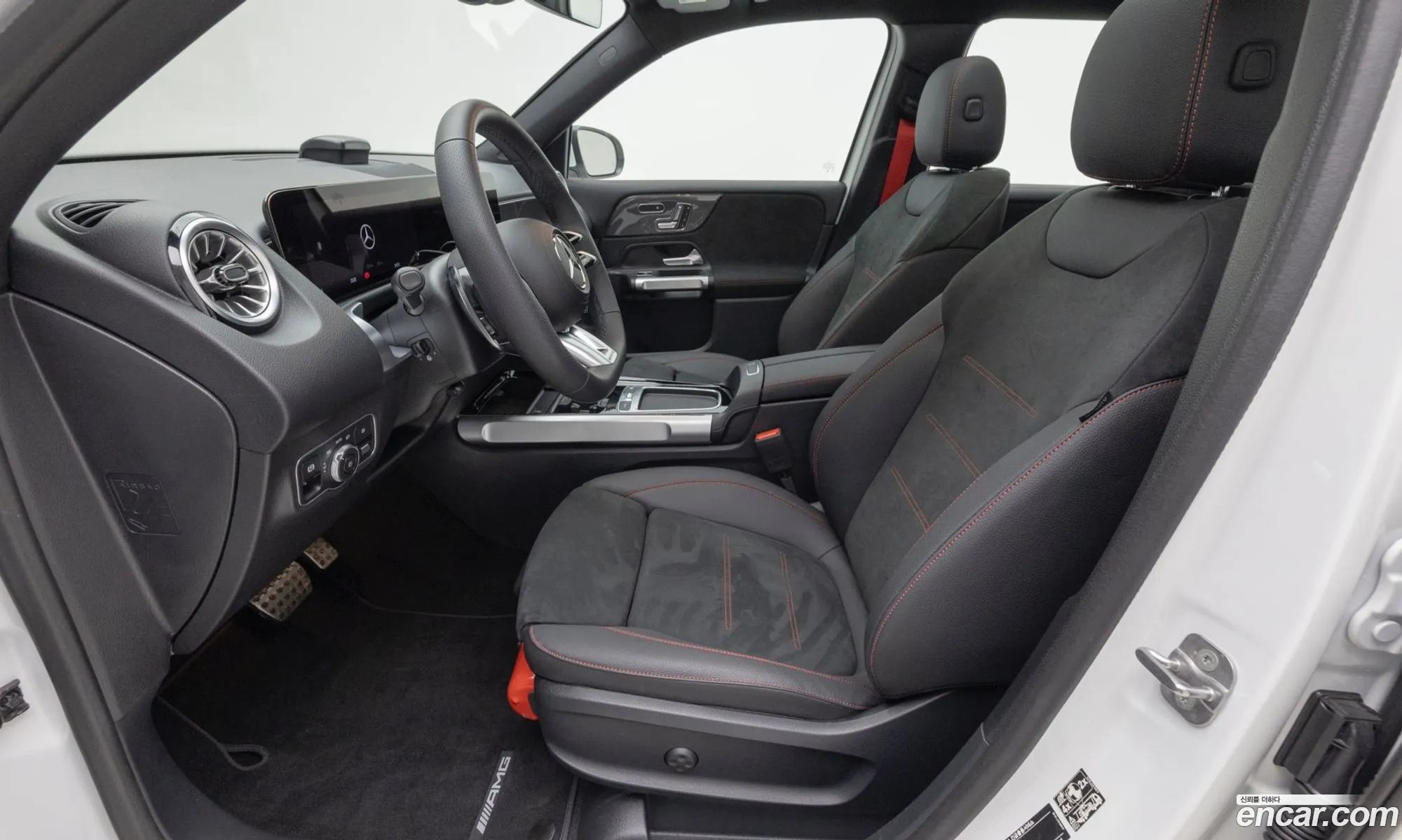 Mercedes-Benz GLB-Class X247 2025 — 18