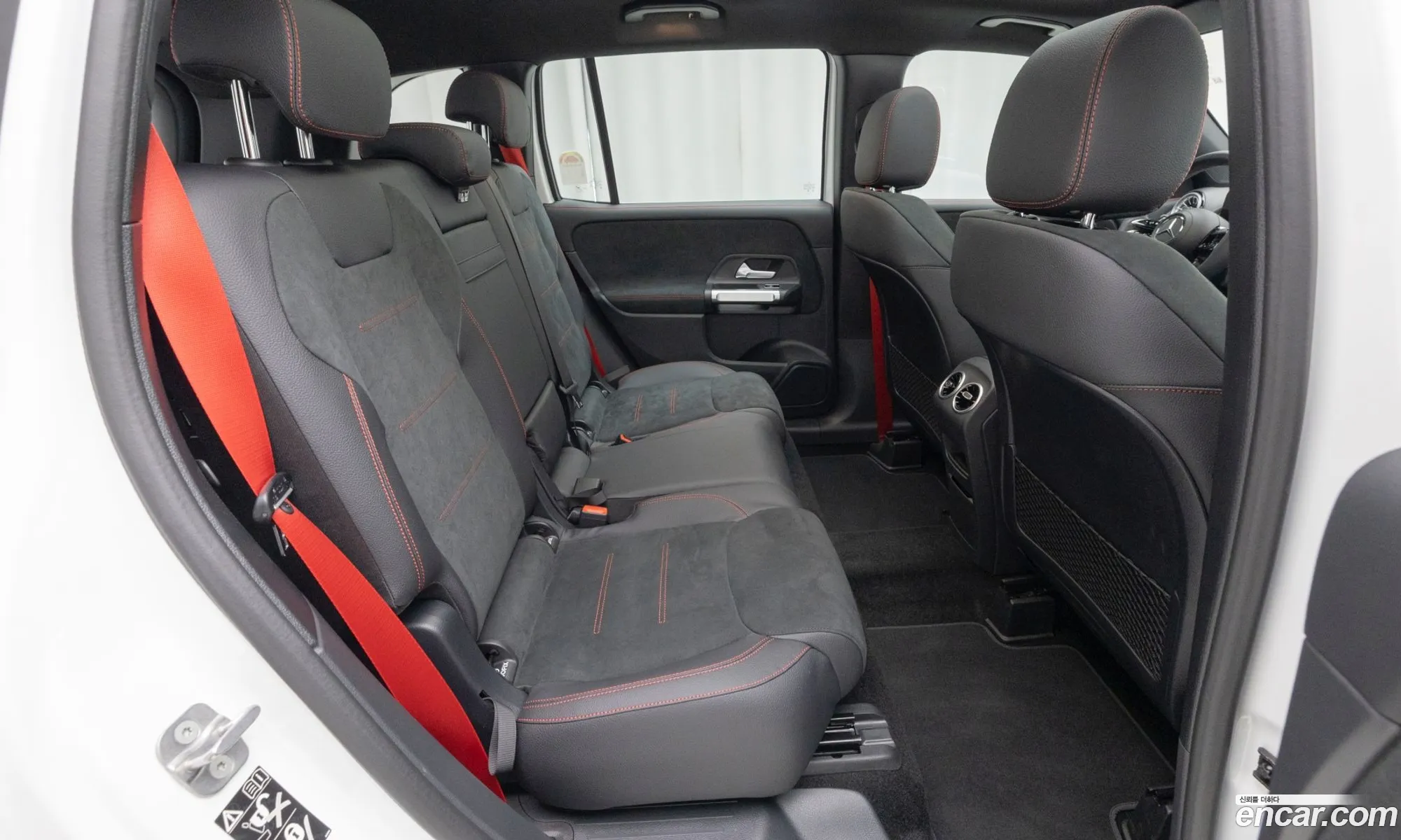Mercedes-Benz GLB-Class X247 2025 — 10