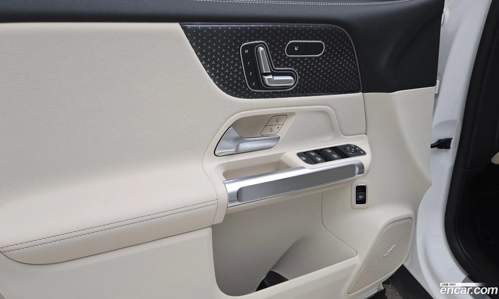 Mercedes-Benz EQB X243 2025 — 16