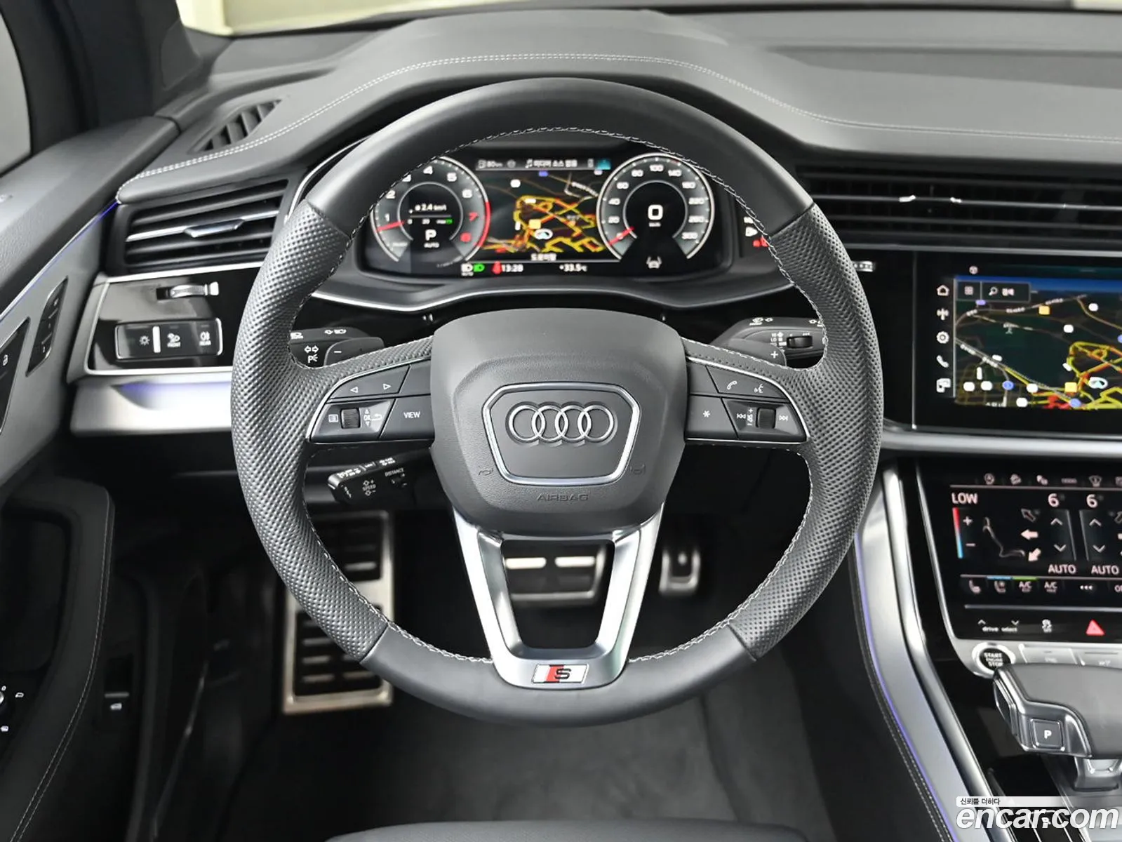 Audi Q7 2025 — 18