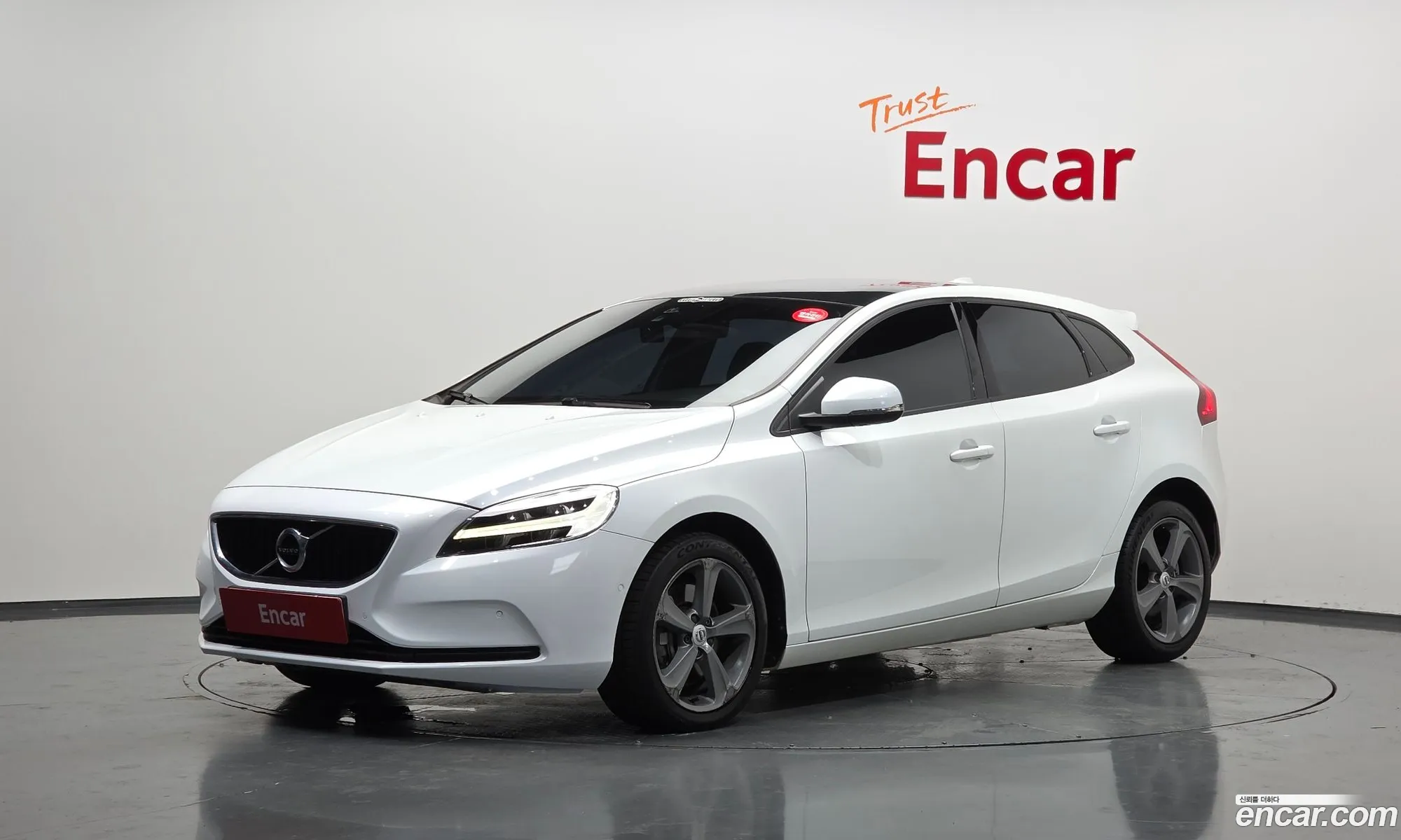 Volvo V40 2016 — 3