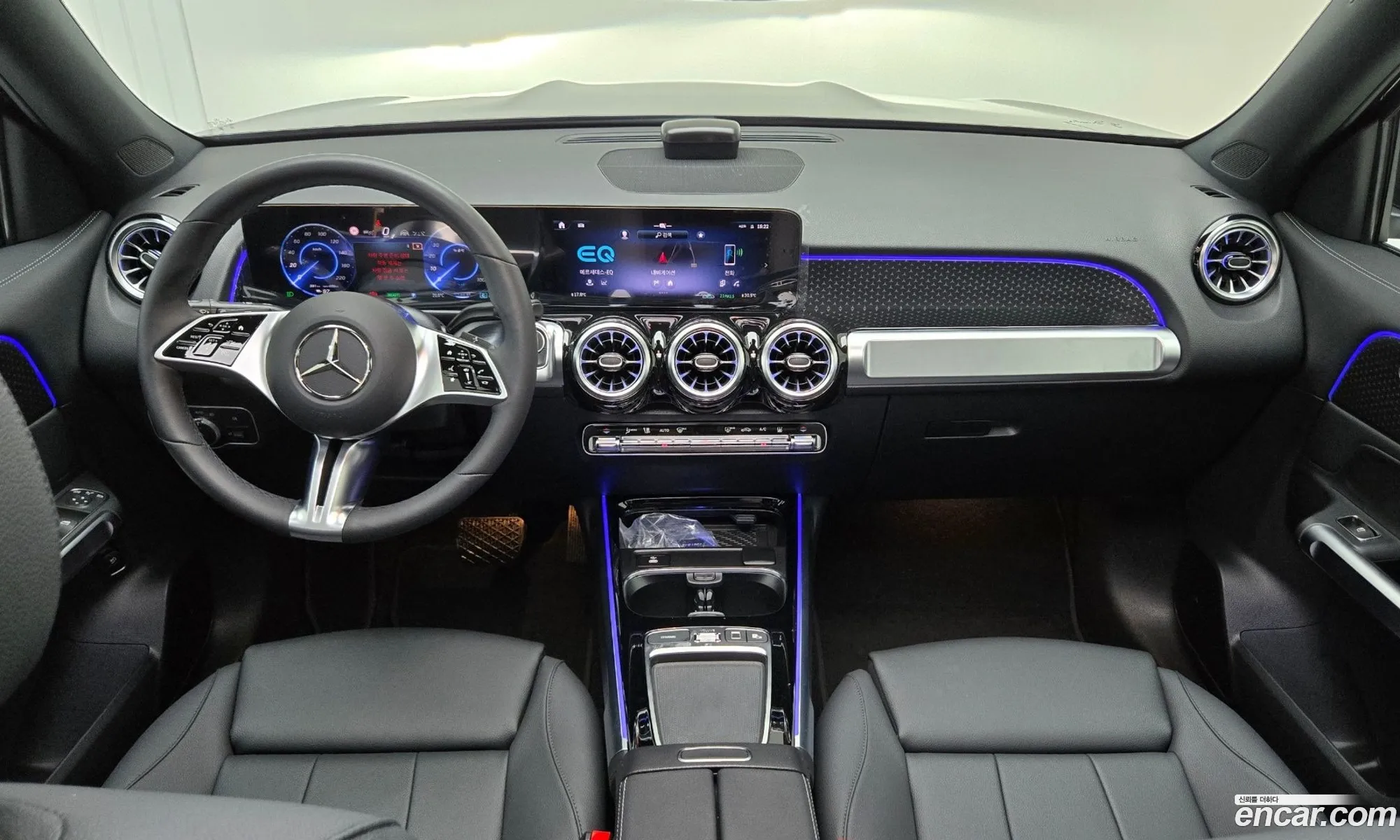 Mercedes-Benz EQB X243 2025 — 13