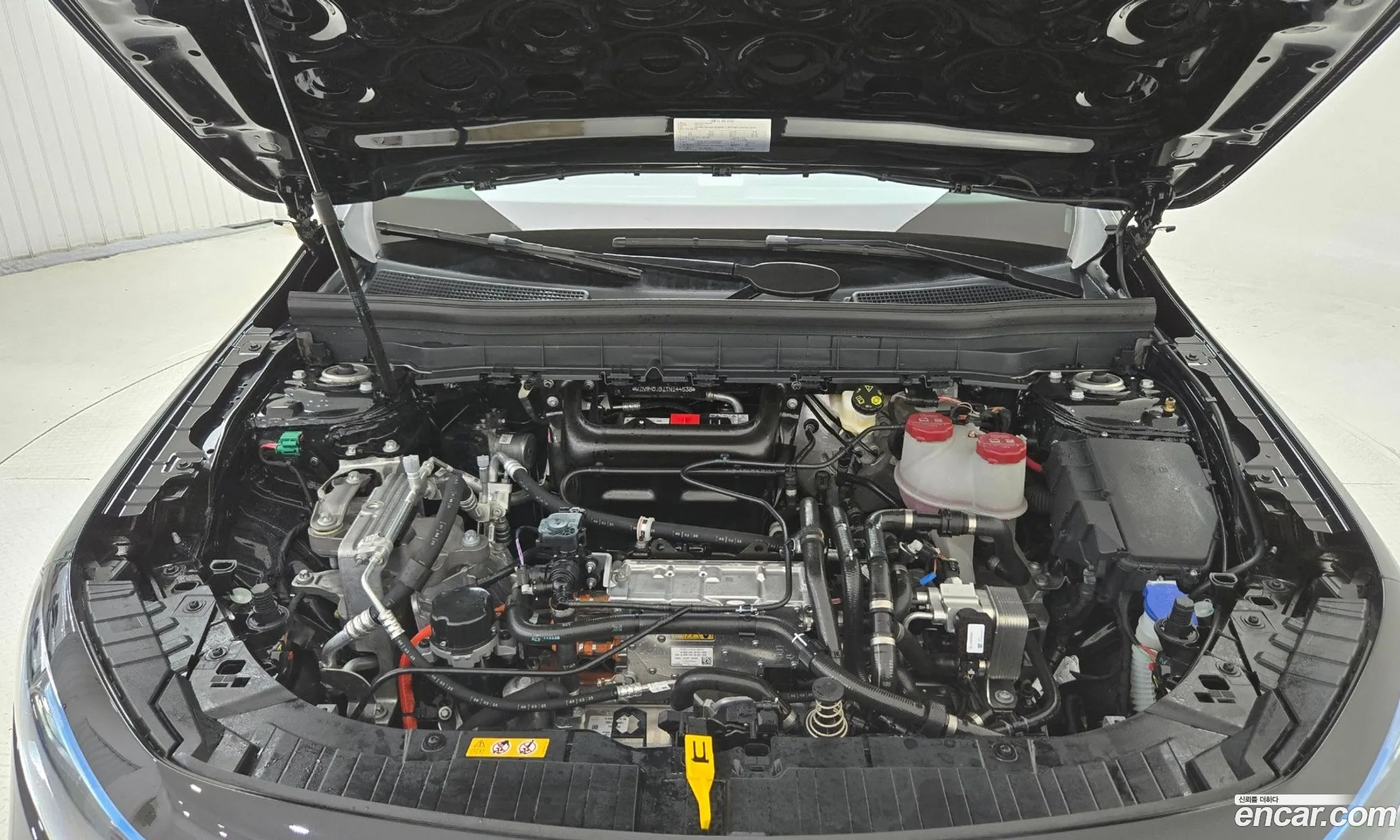 Mercedes-Benz EQB X243 2025 — 16