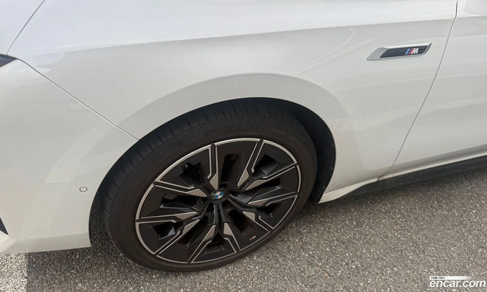BMW i7 2024 — 15