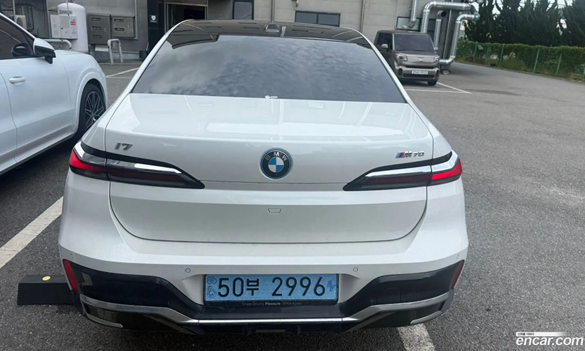 BMW i7