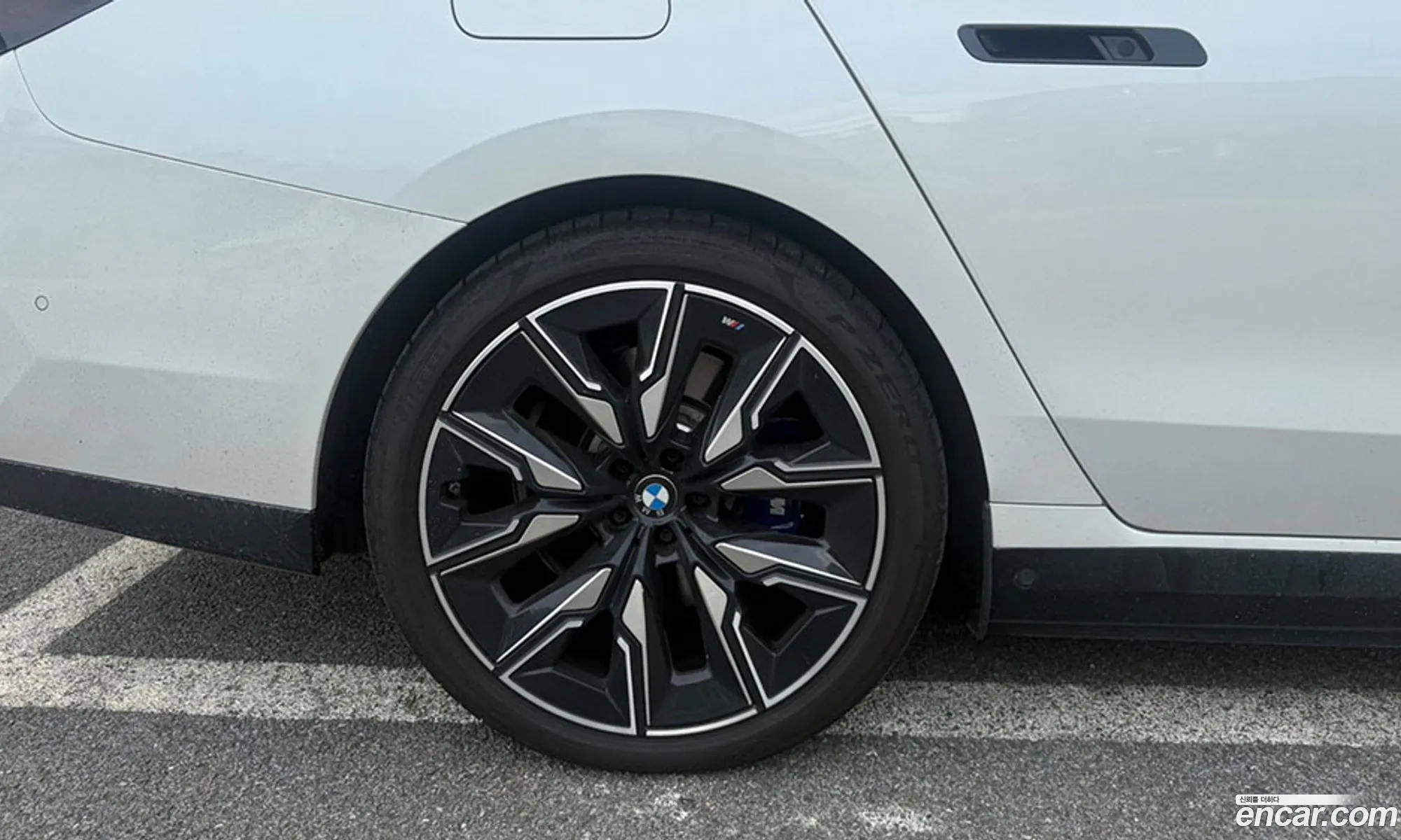 BMW i7 2024 — 7