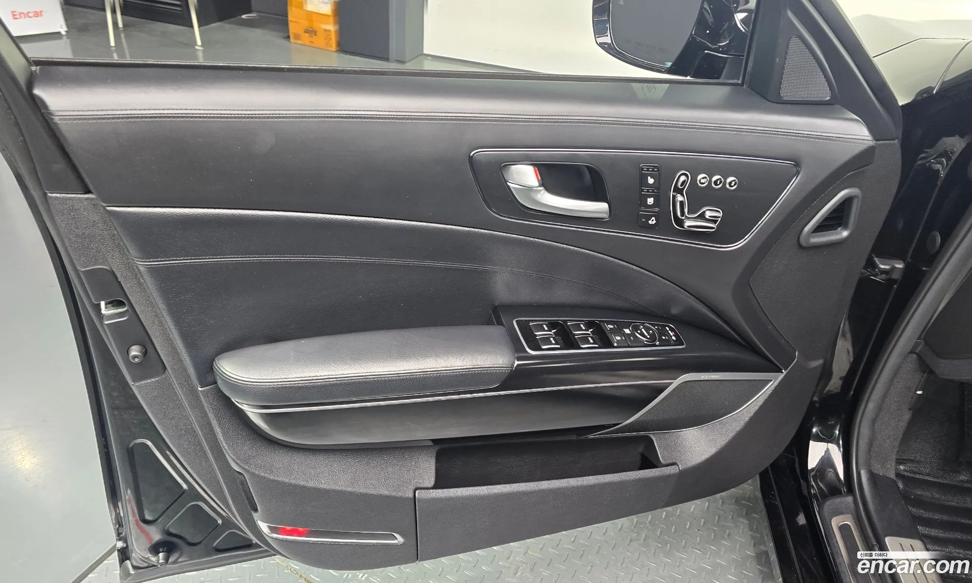 Kia K9 2012 — 23