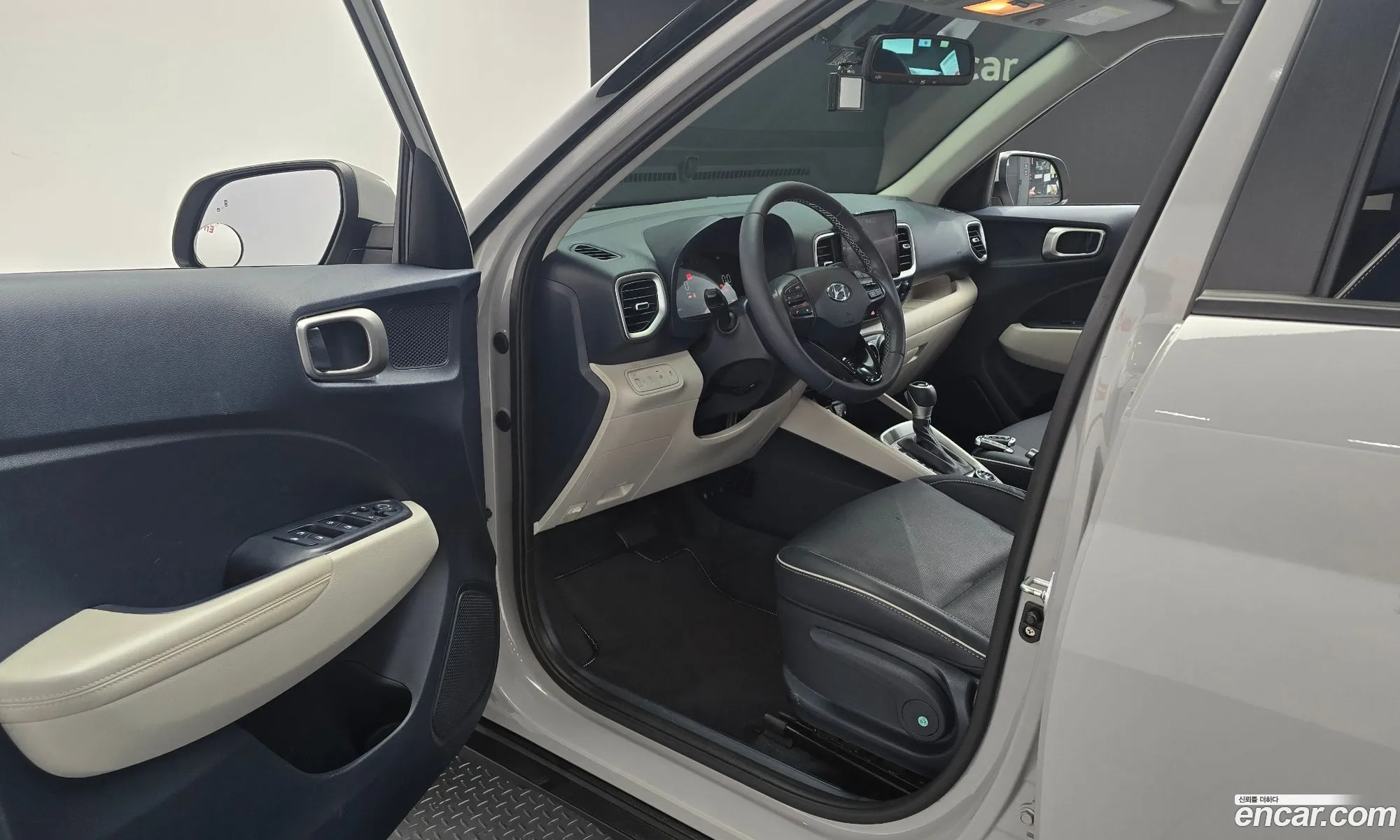 Hyundai Venue 2023 — 14