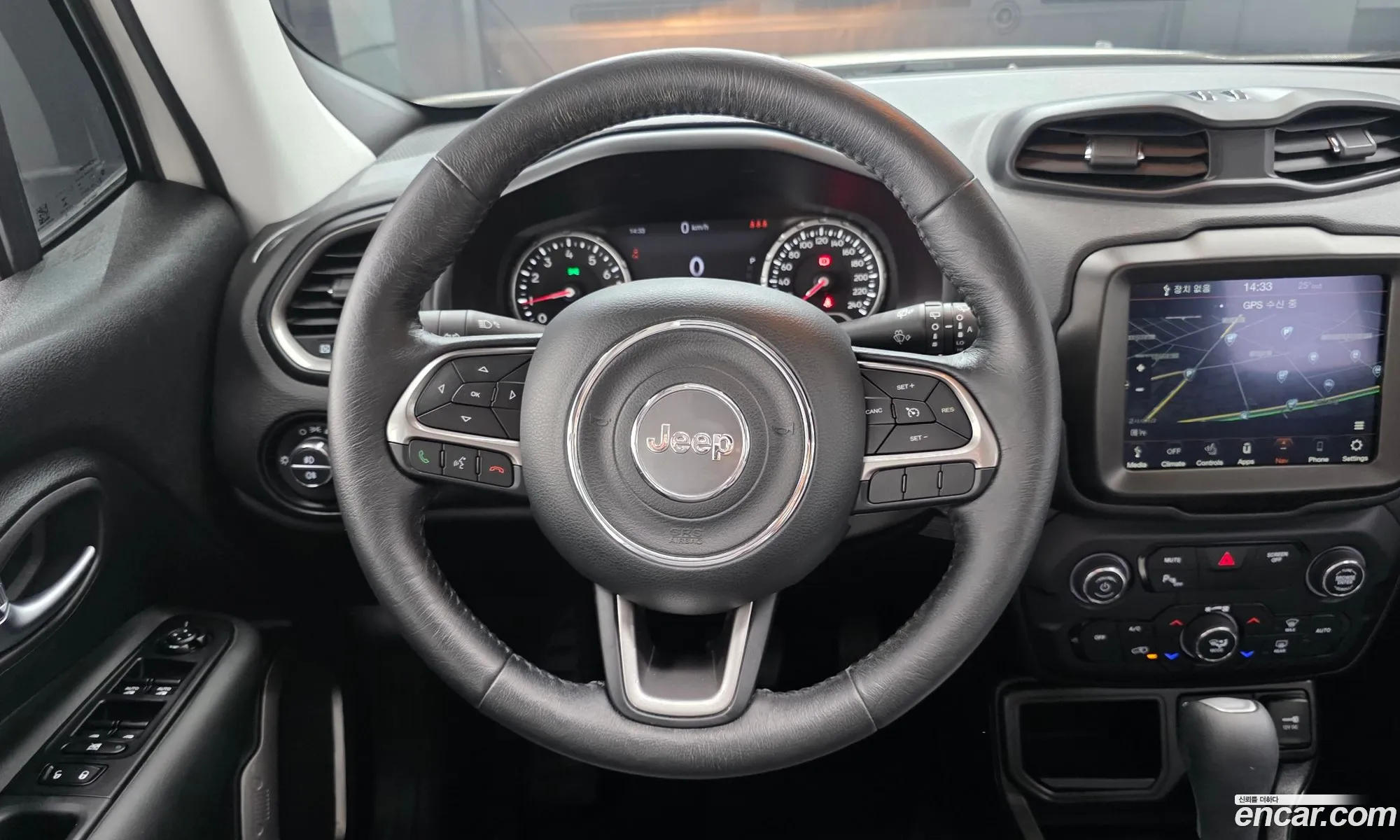 Jeep Renegade 2022 — 16