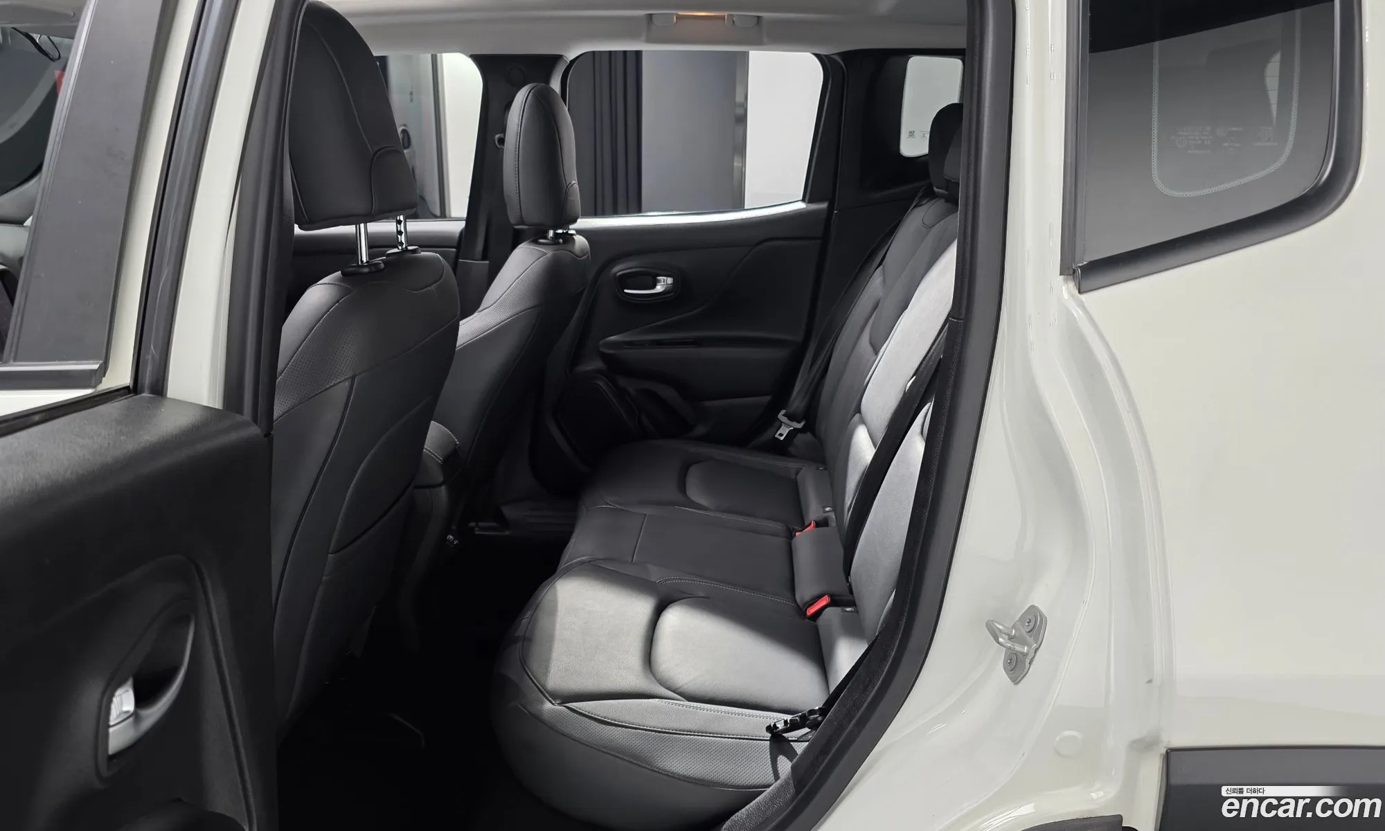 Jeep Renegade 2022 — 34