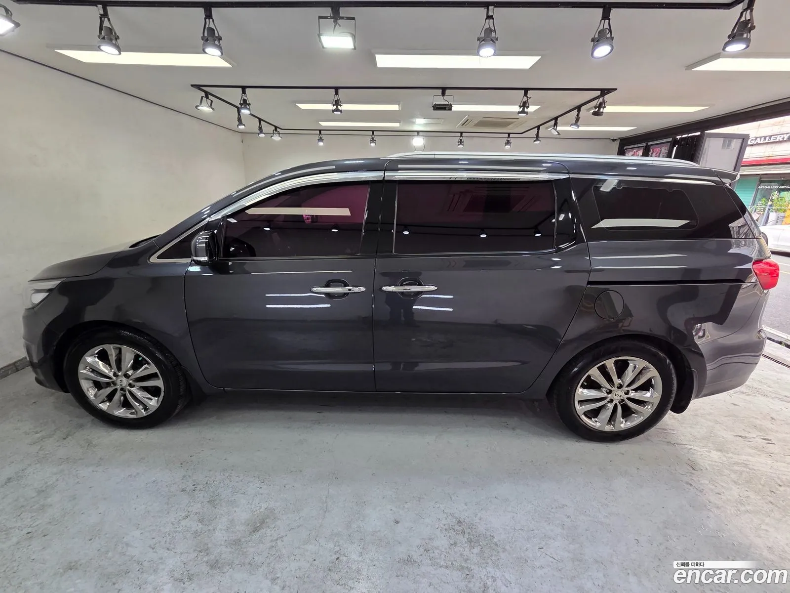 Kia Carnival 2017 — 8