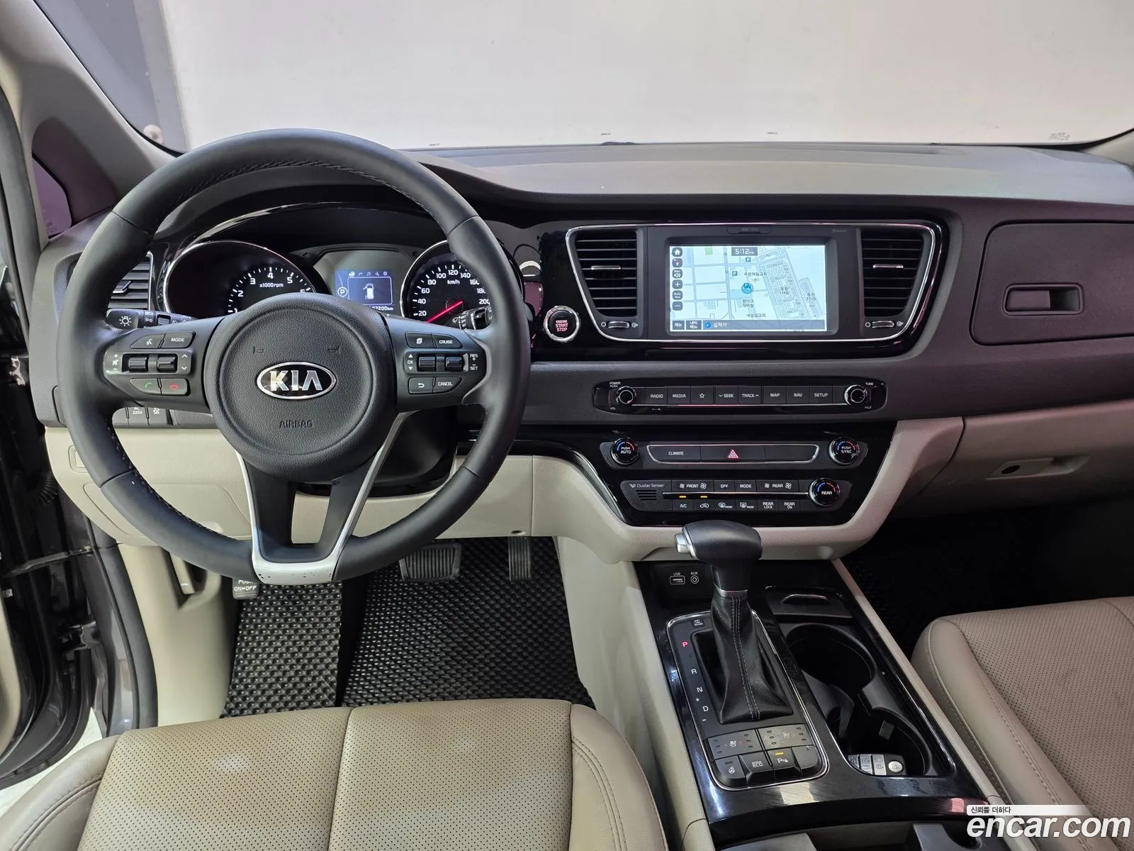 Kia Carnival 2017 — 3