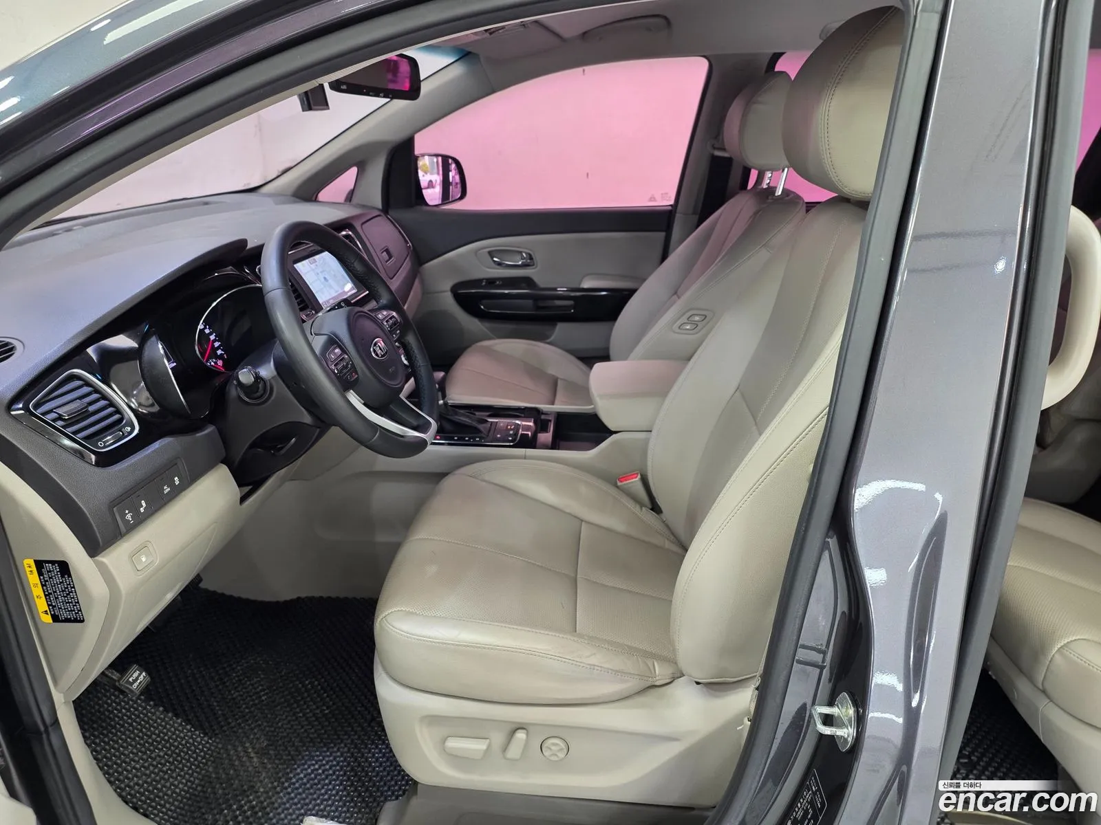 Kia Carnival 2017 — 9