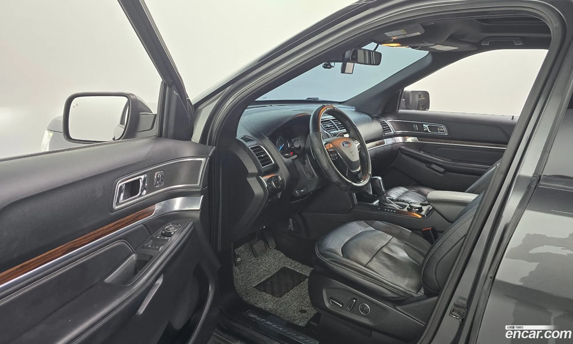 Ford Explorer 2017 — 16