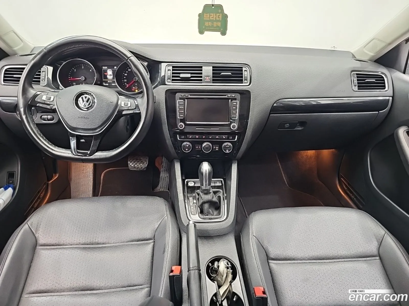 Volkswagen Jetta 2015 — 10