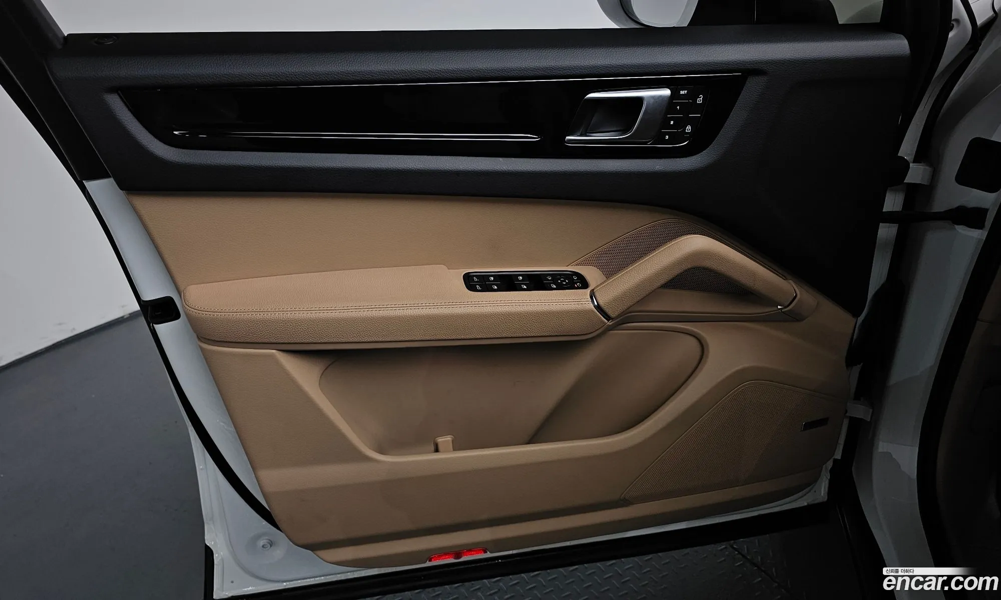 Porsche Cayenne 2022 — 17