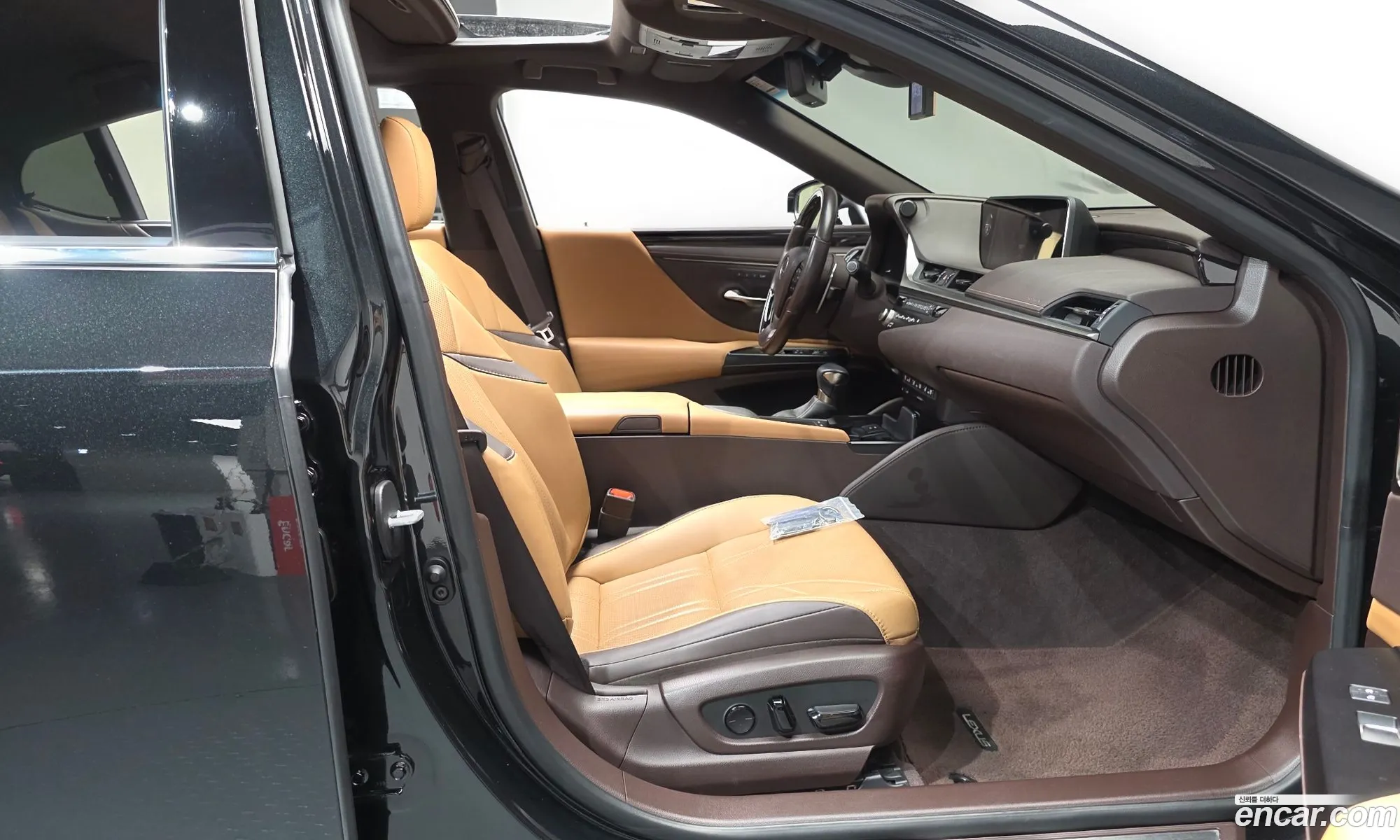 Lexus ES300h 7th Gen 2021 JTHBA1C17M2004412 — 8