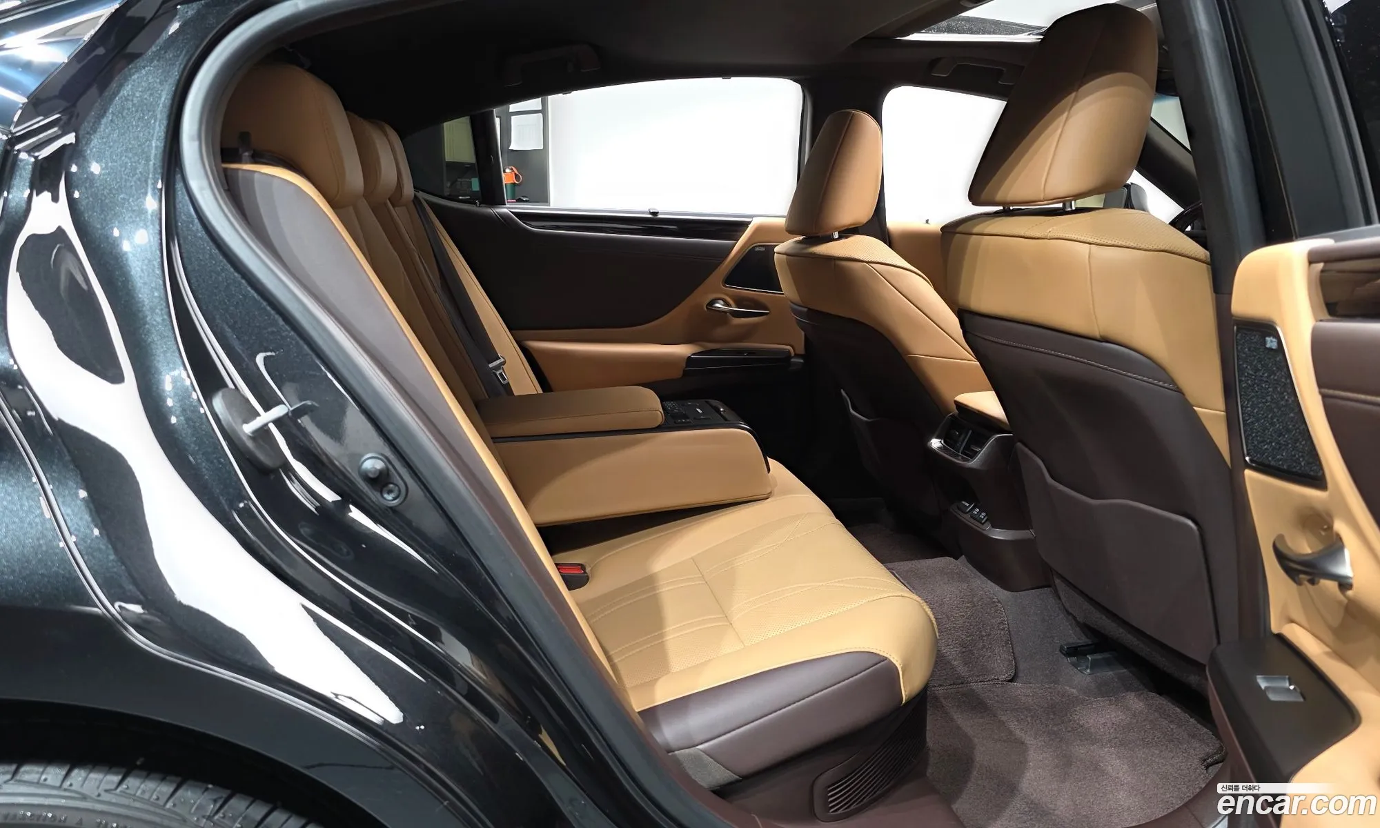 Lexus ES300h 7th Gen 2021 JTHBA1C17M2004412 — 37