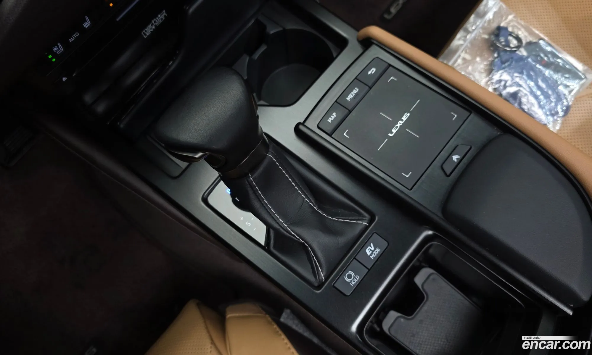 Lexus ES300h 7th Gen 2021 JTHBA1C17M2004412 — 7
