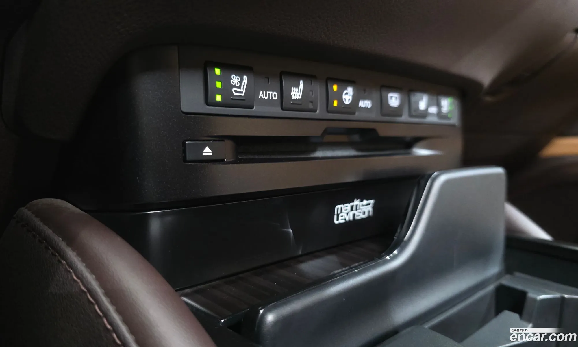 Lexus ES300h 7th Gen 2021 JTHBA1C17M2004412 — 19