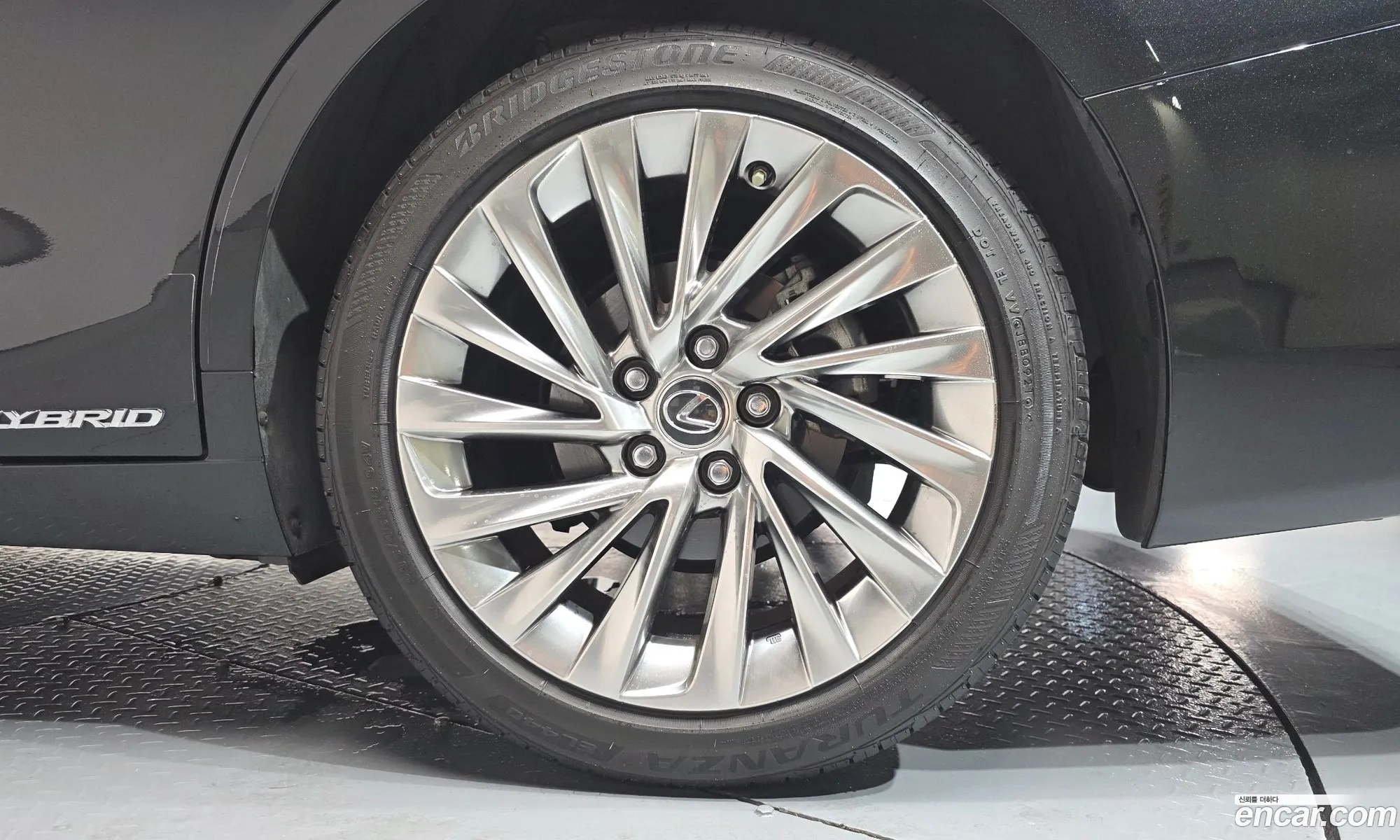 Lexus ES300h 7th Gen 2021 JTHBA1C17M2004412 — 20