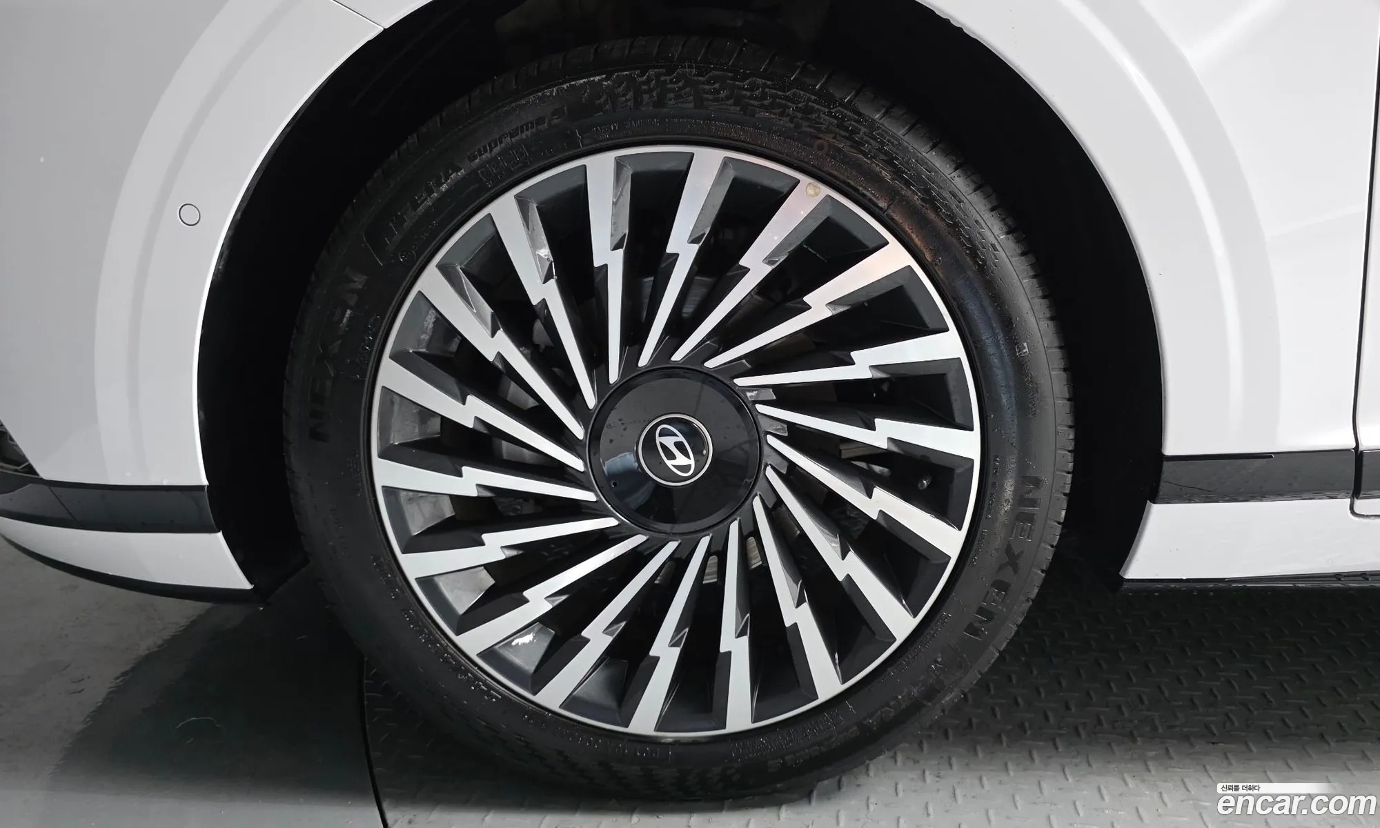 Hyundai Grandeur Hybrid 2025 — 2