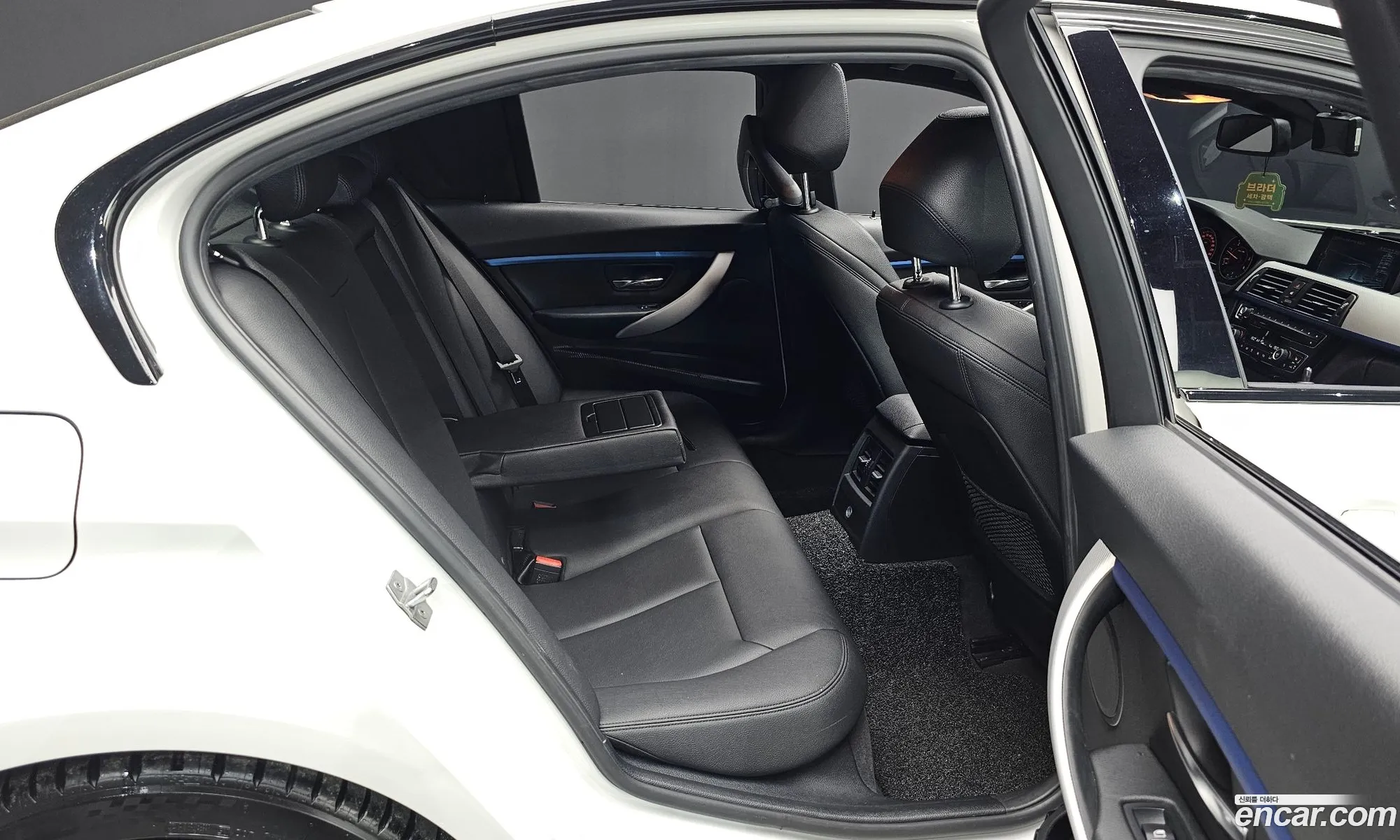 BMW 3 Series 2017 WBA8C5100HK854649 — 29