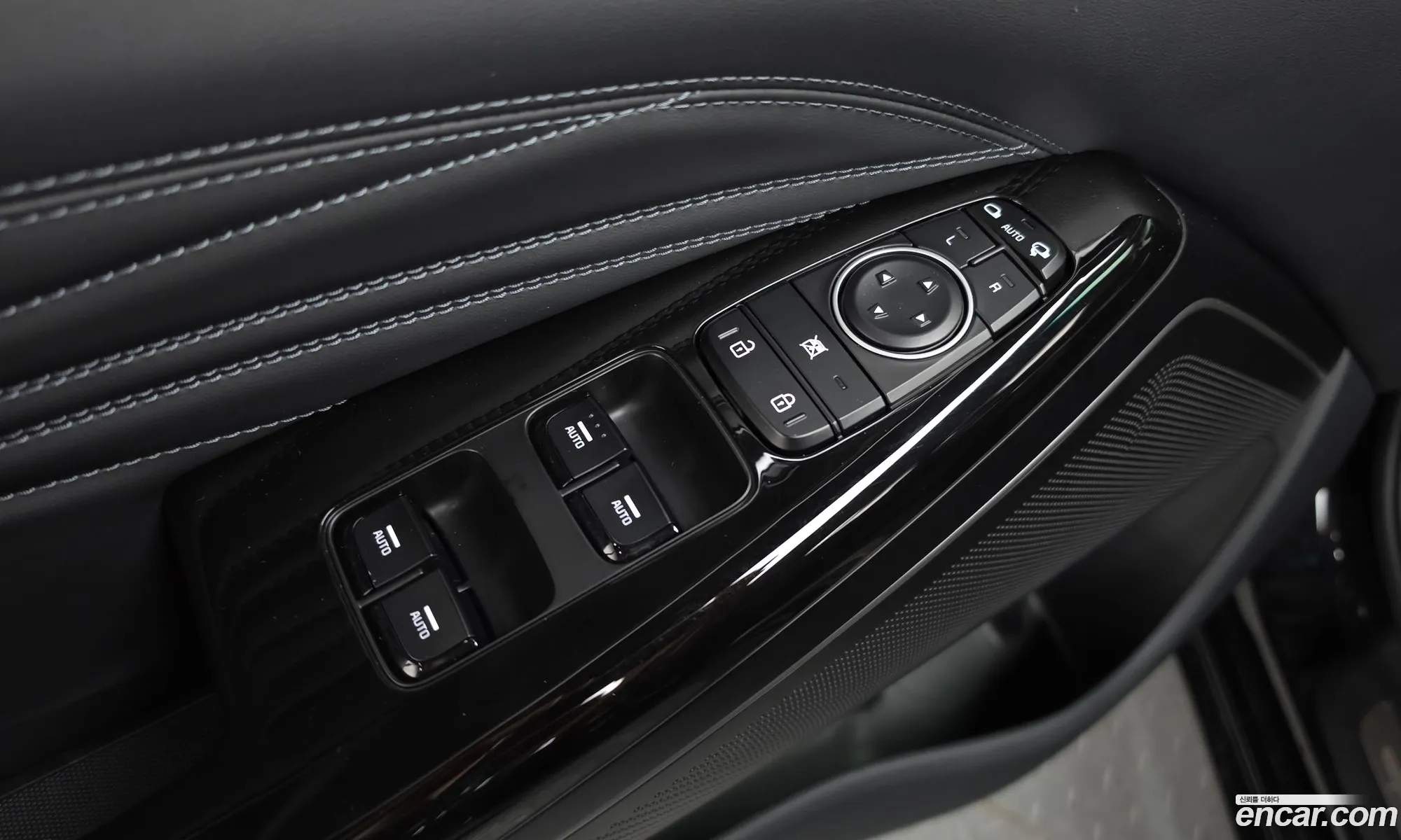 Kia K7 Premier 2019 — 24