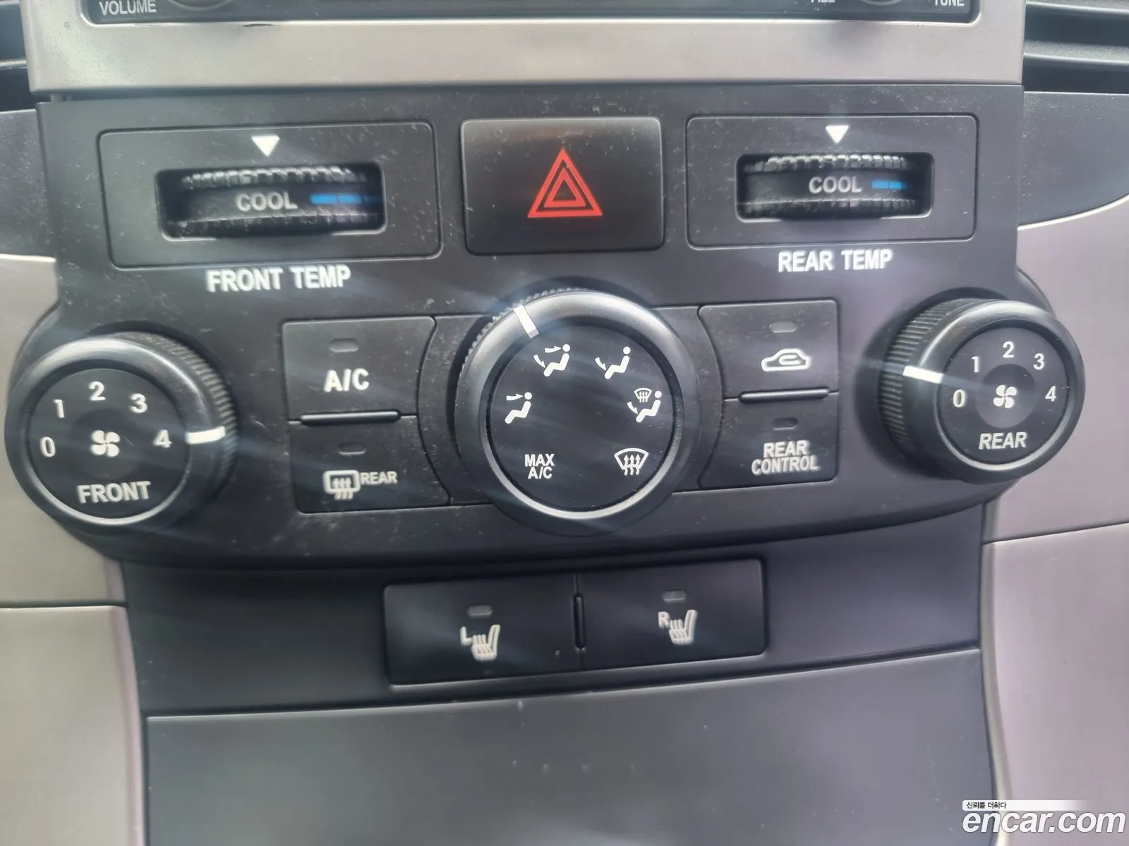 Kia Grand Carnival 2010 — 17