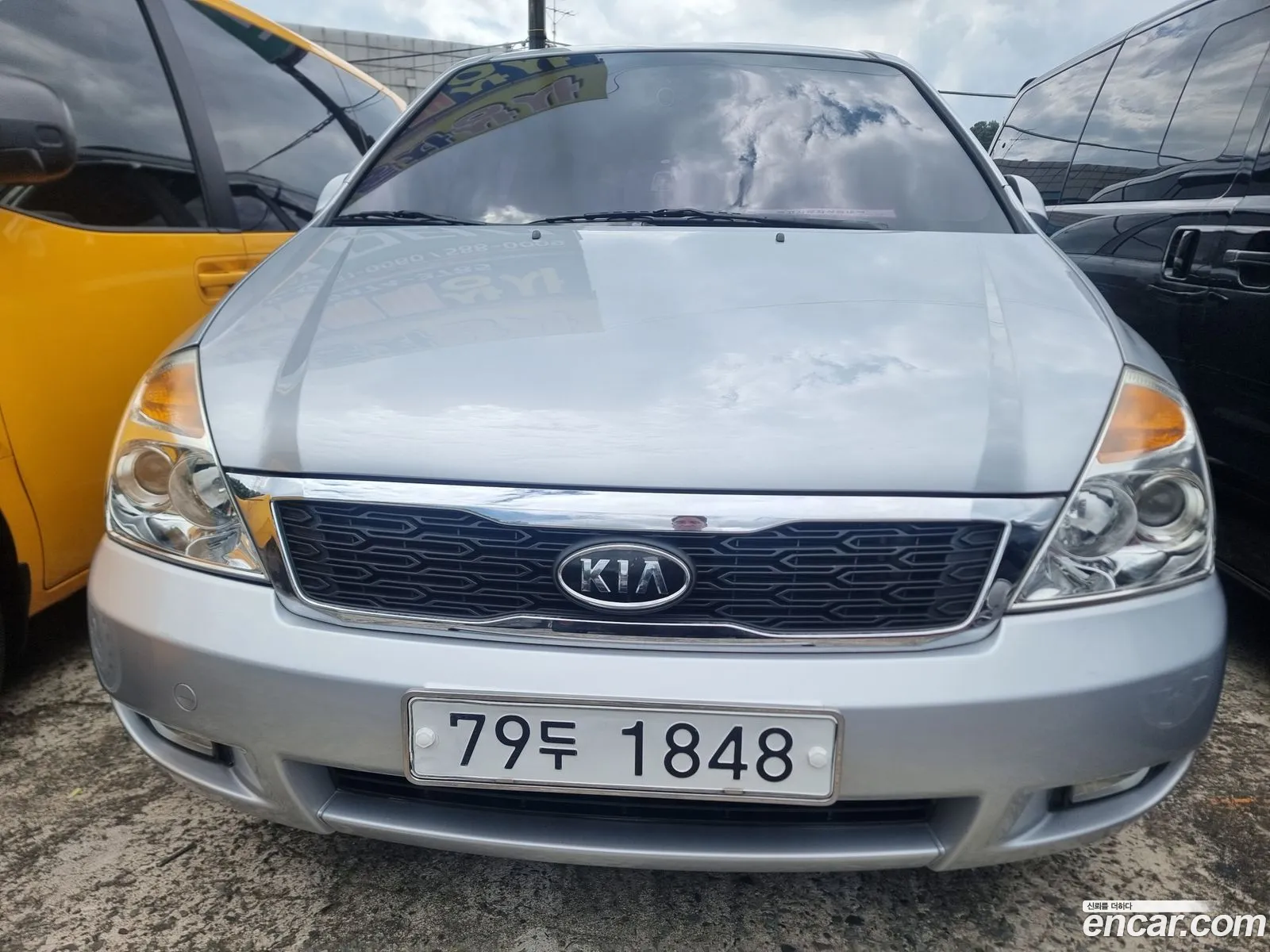 Kia Grand Carnival 2010 — 20