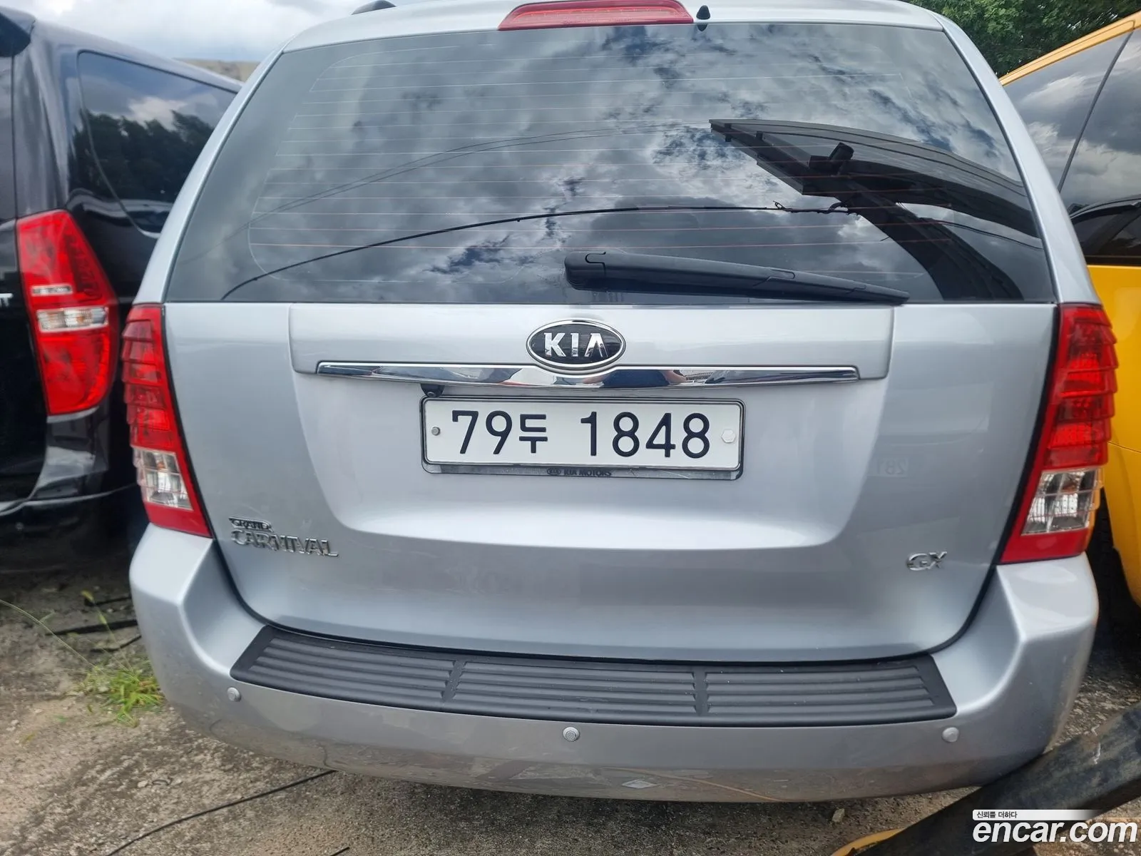 Kia Grand Carnival 2010 — 10