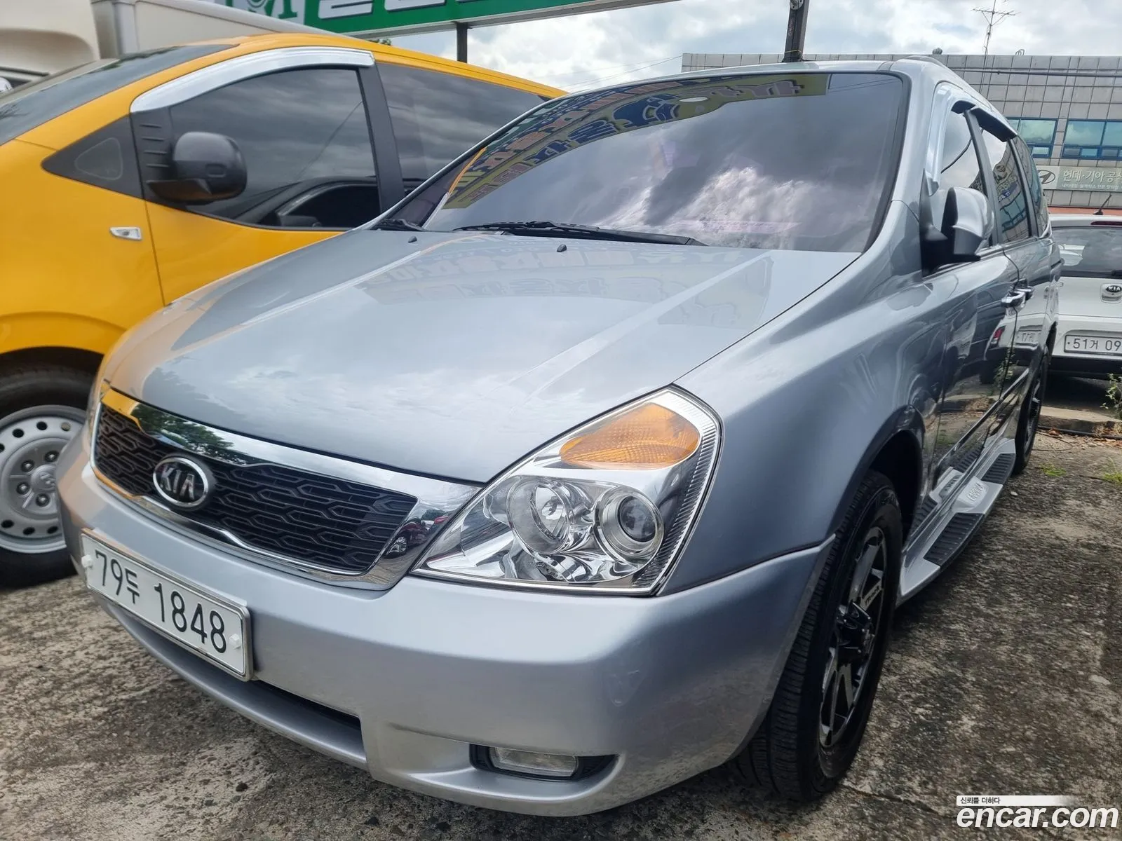 Kia Grand Carnival 2010 — 4