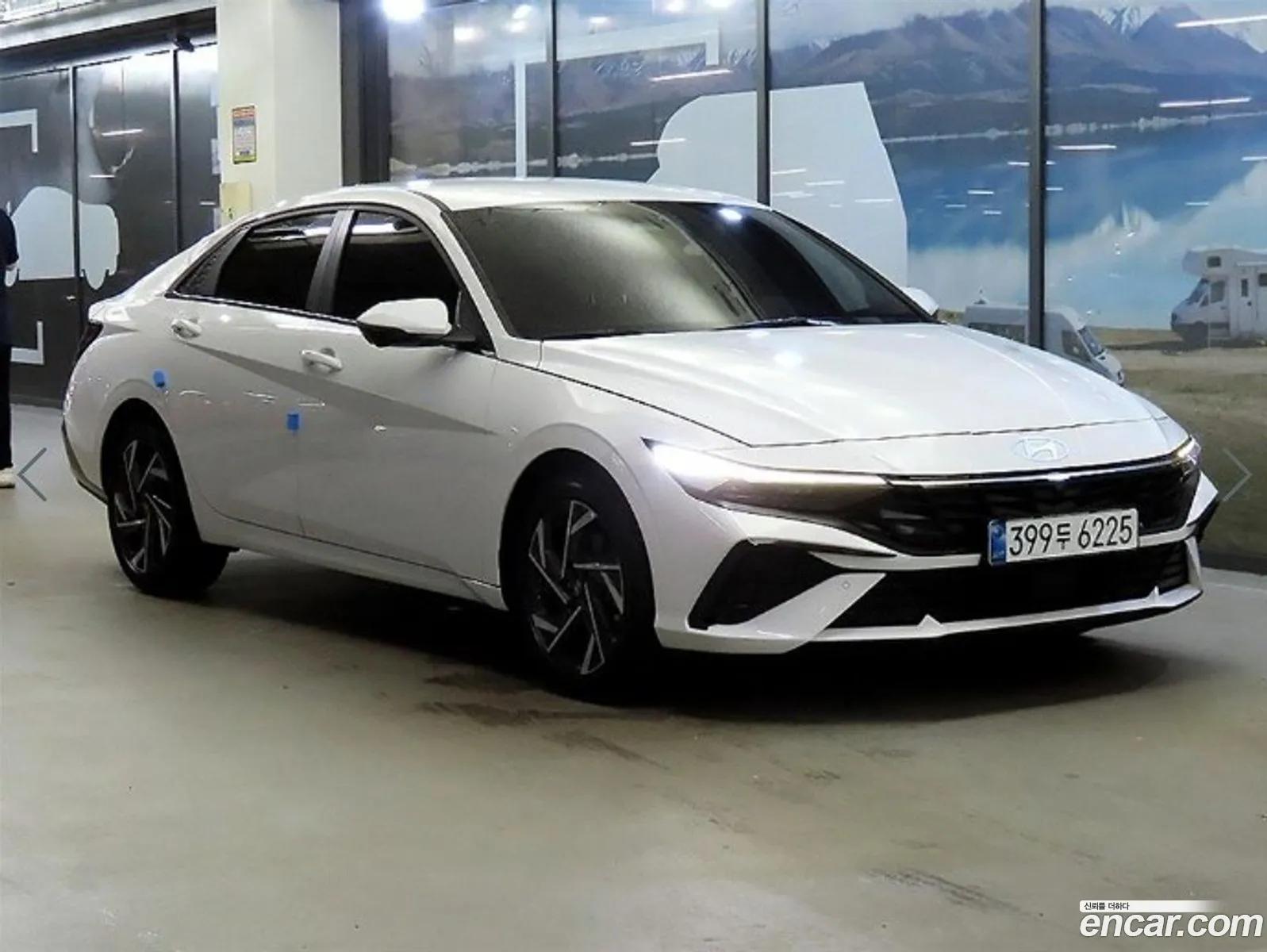 Hyundai Elantra 2024 — 2