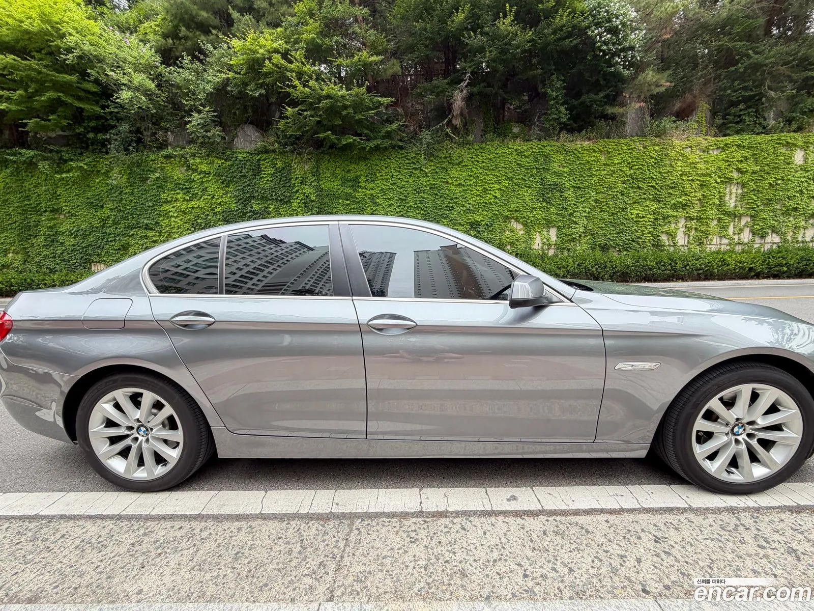 BMW 5 Series 2011 — 12