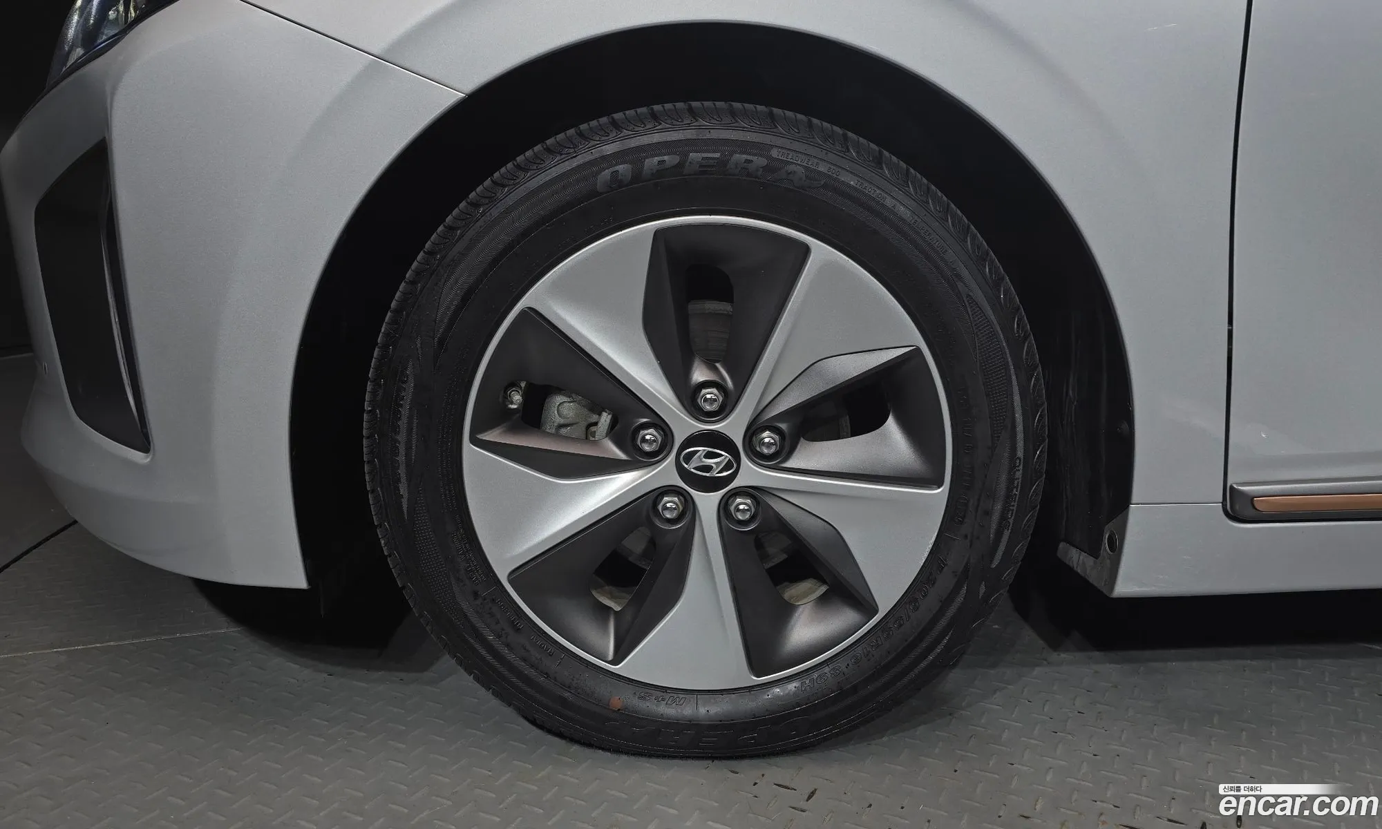 Hyundai Ioniq Electric 2018 — 28