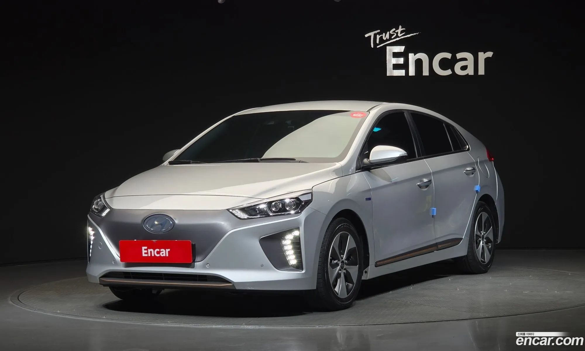 Hyundai Ioniq Electric 2018 — 17