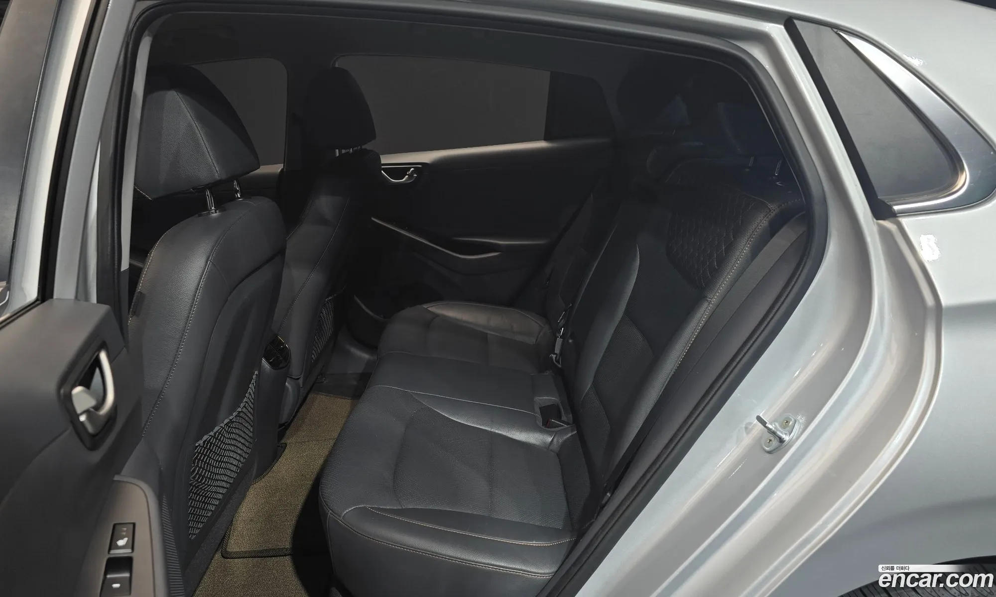 Hyundai Ioniq Electric 2018 — 5
