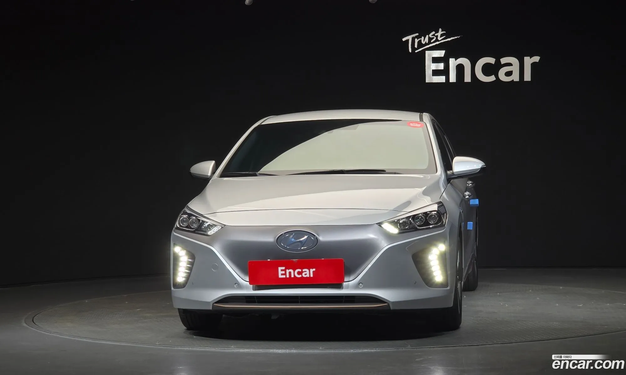 Hyundai Ioniq Electric 2018 — 19